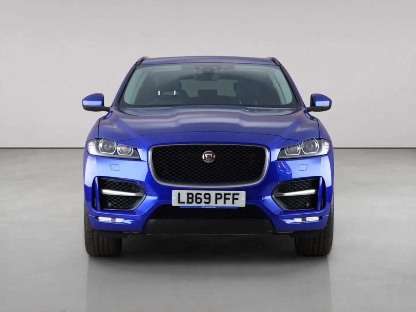 Jaguar F-Pace view 5