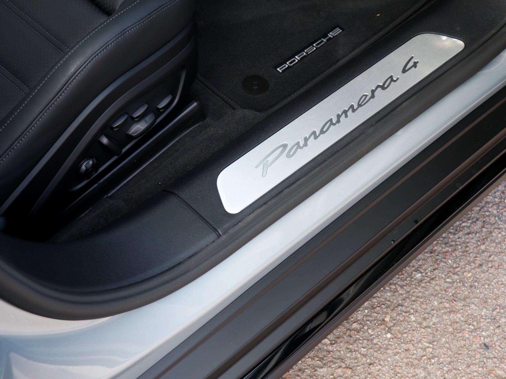 Porsche Panamera view 23