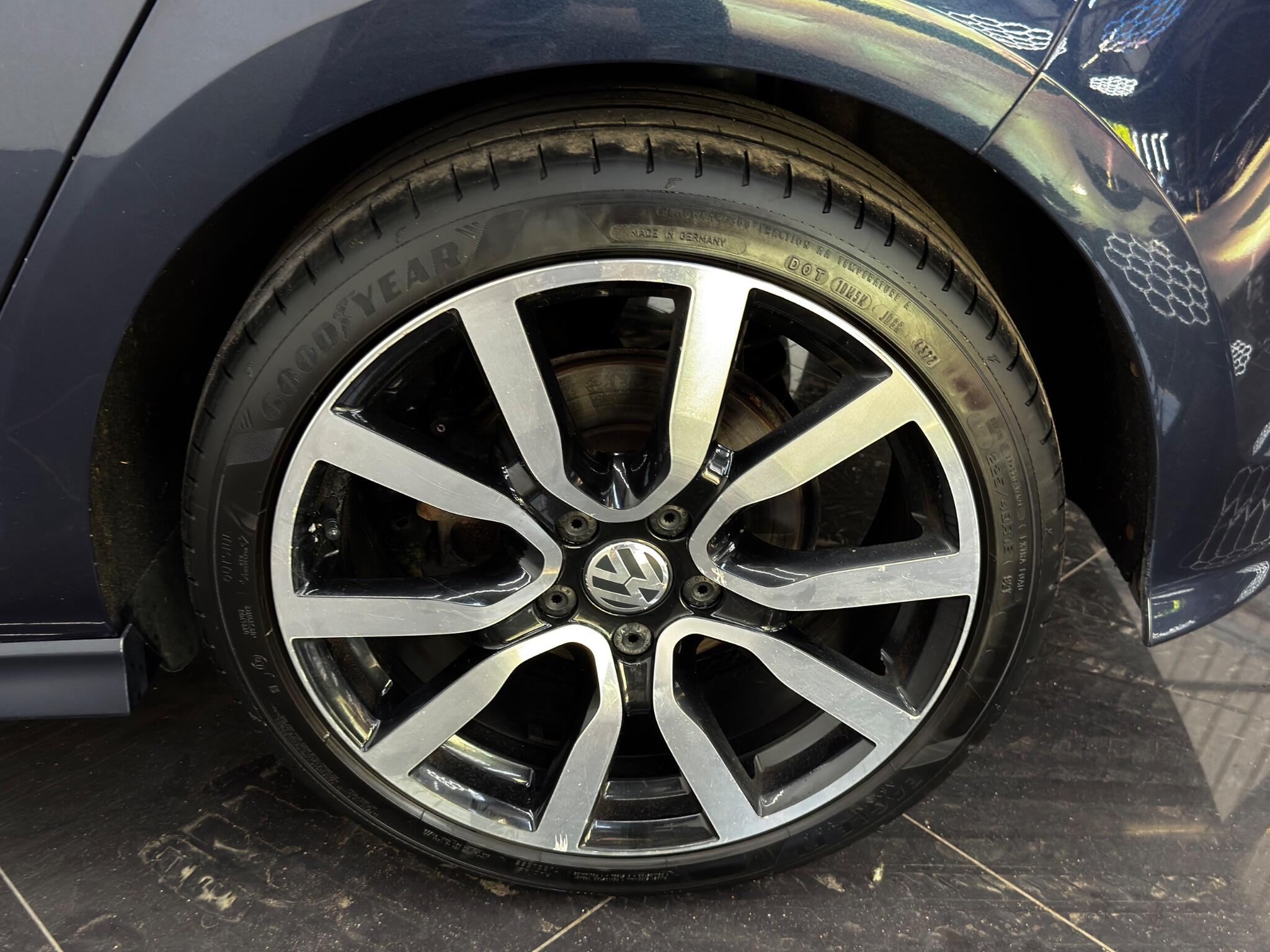 Volkswagen Golf view 69
