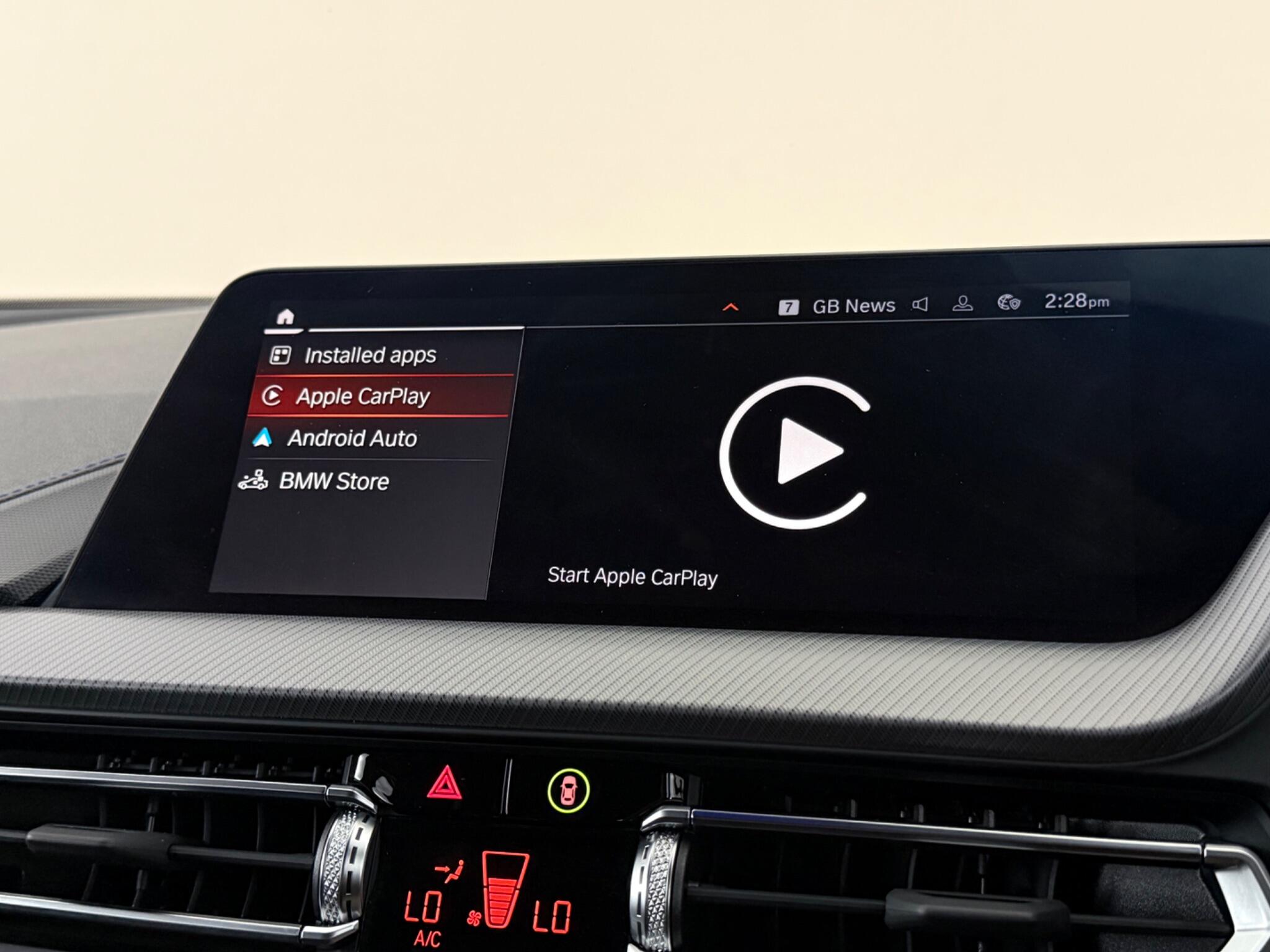 BMW 1 Series view 24