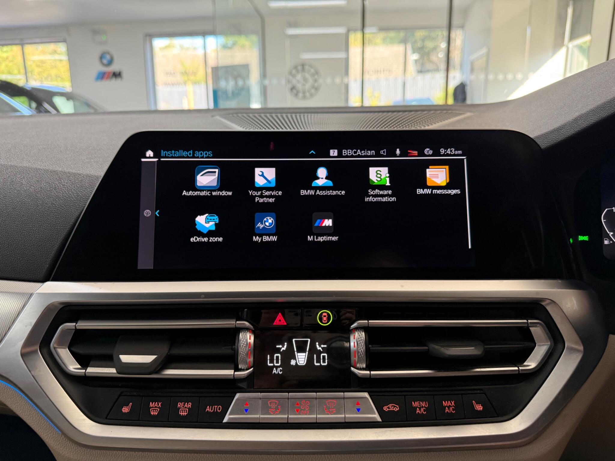 BMW 3 Series view 29