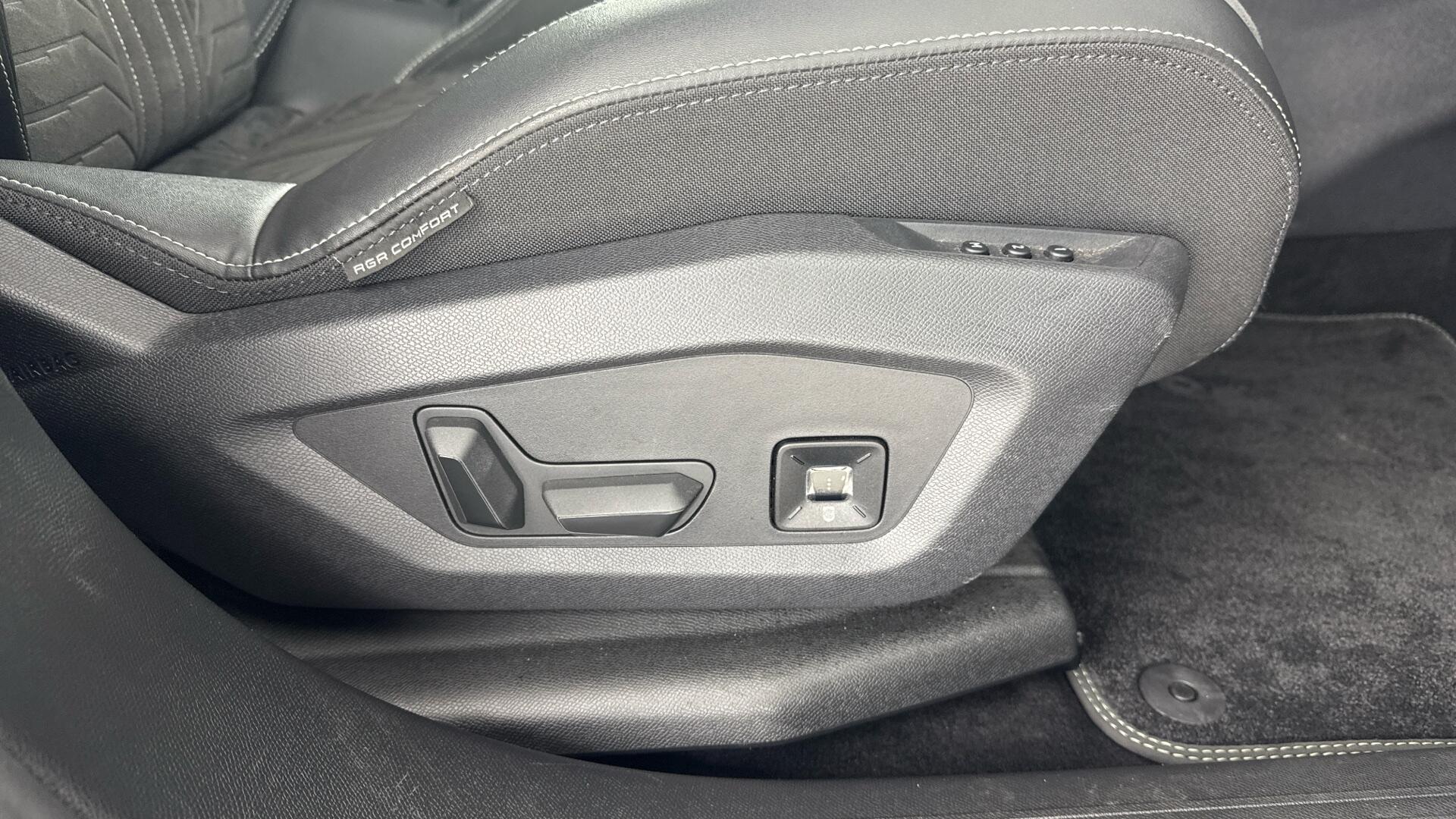 Peugeot 3008 view 18