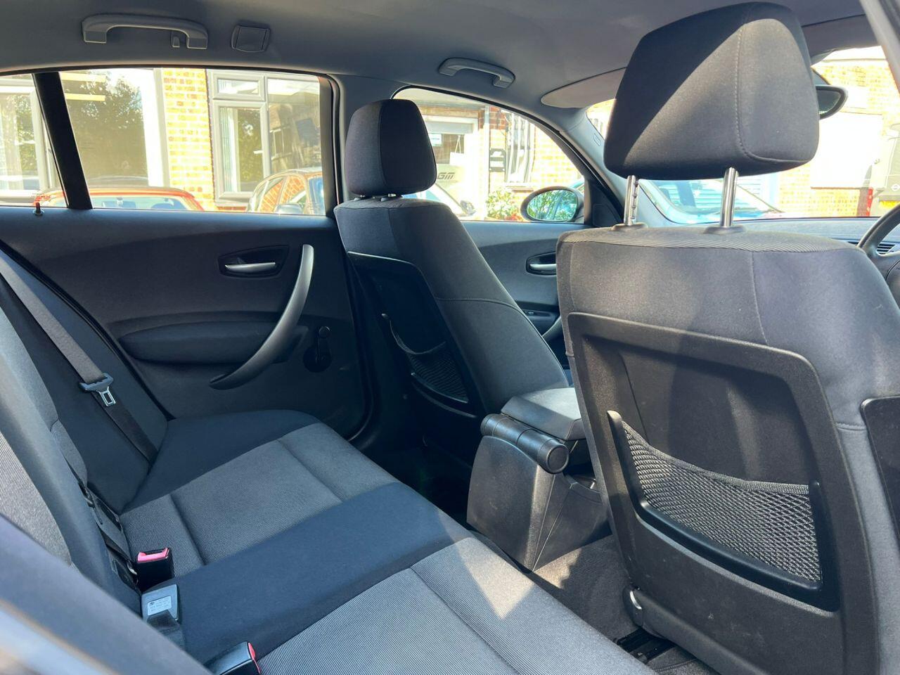 BMW 1 Series view 19