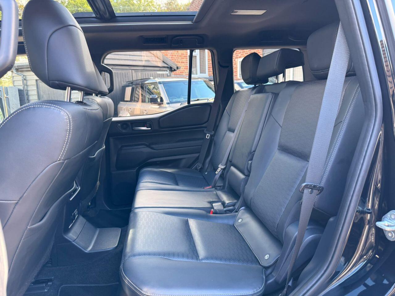 Toyota Land Cruiser view 14