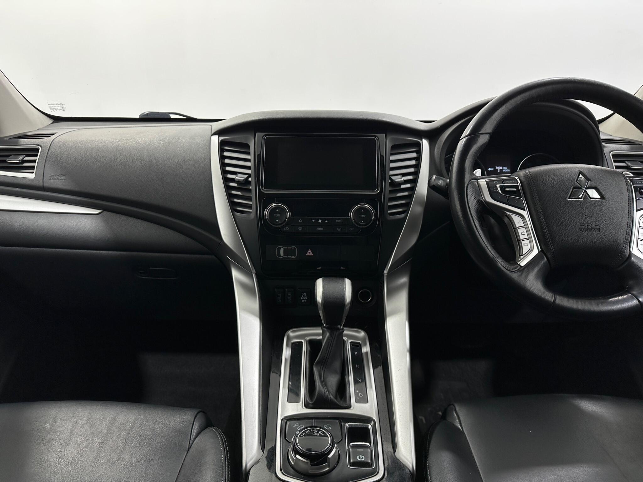 Mitsubishi Shogun Sport view 20