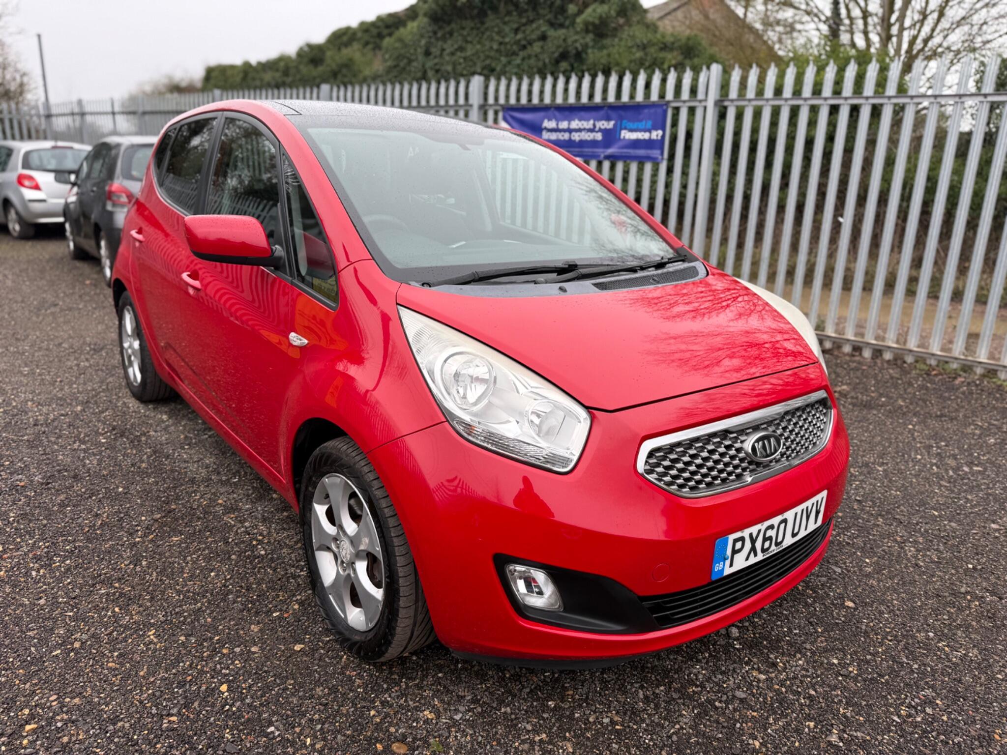 2010 Kia Venga image 1