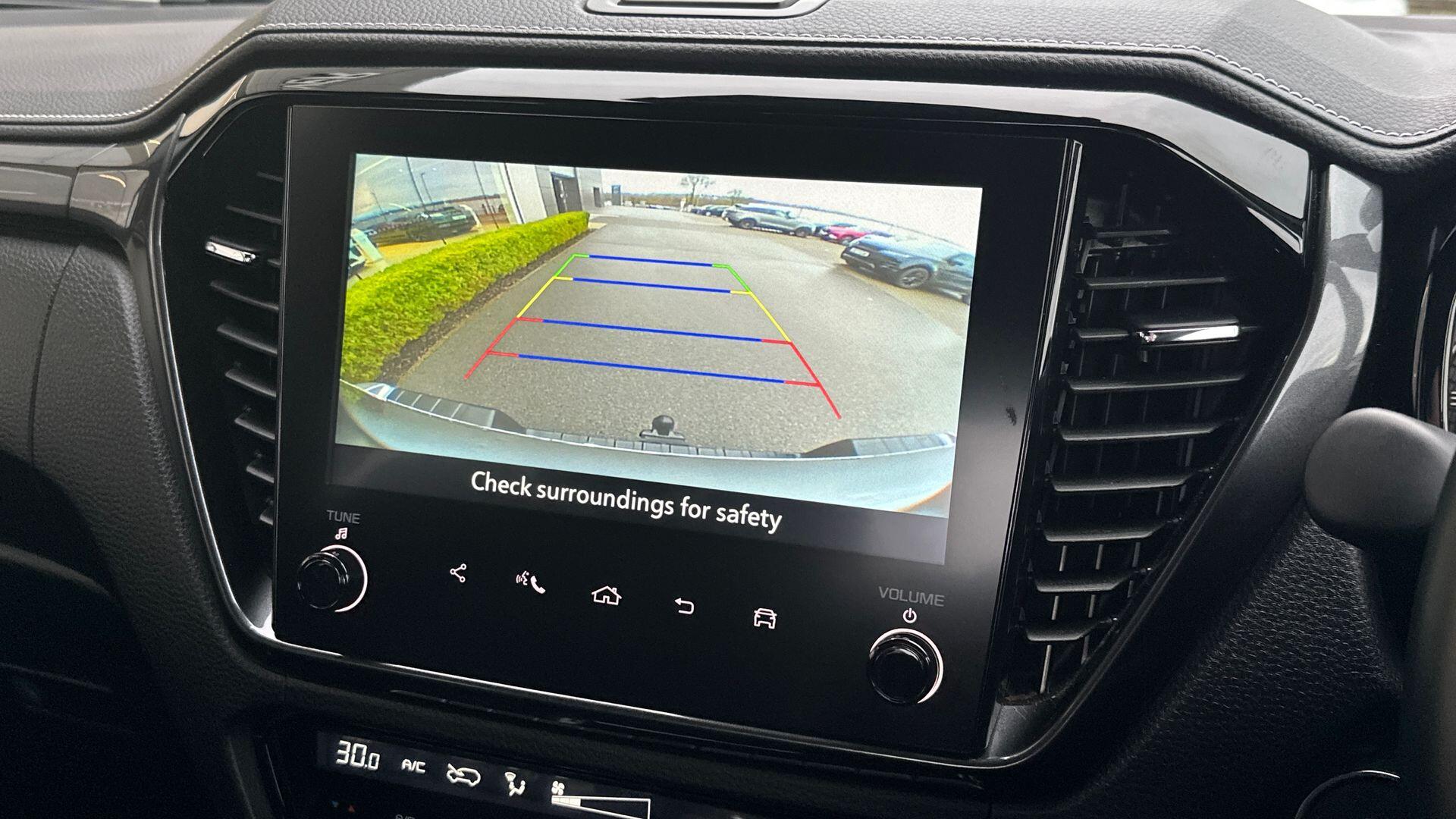 Isuzu D-Max view 11
