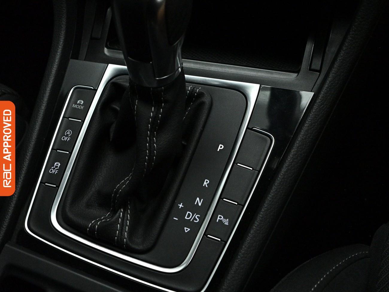 Volkswagen Golf view 23