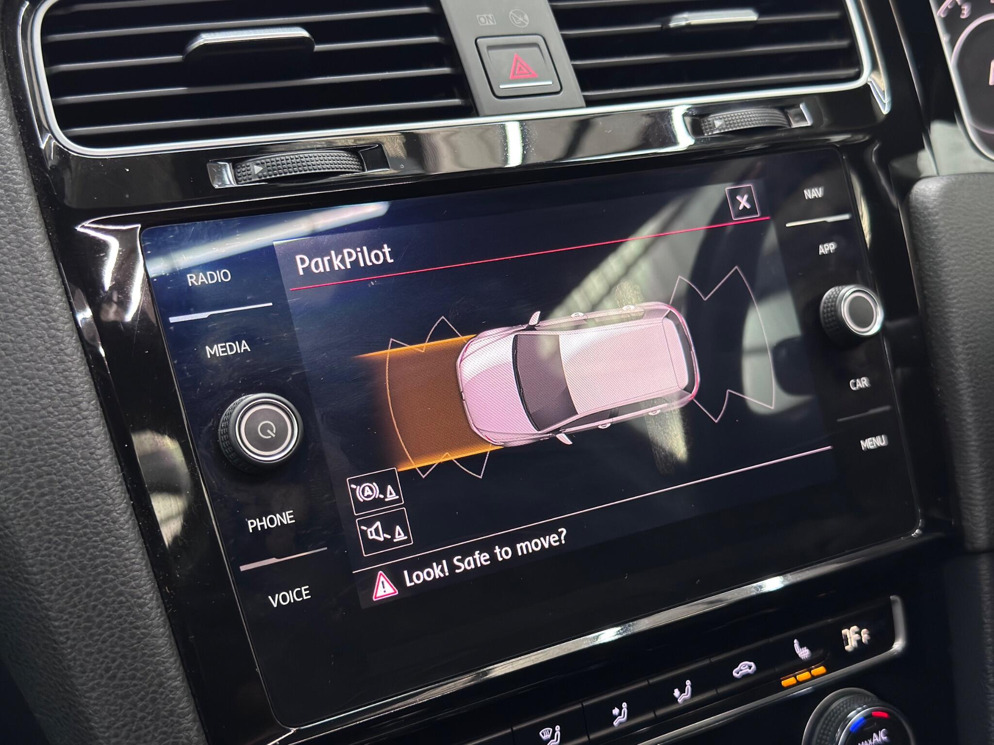 Volkswagen Golf view 9