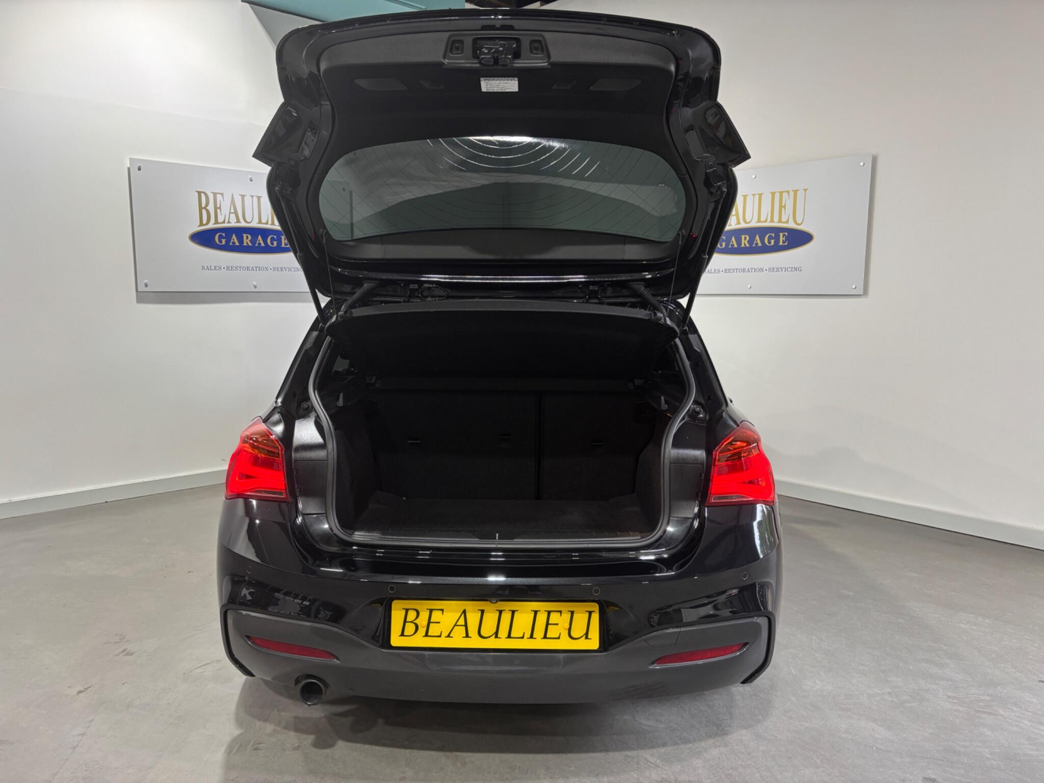 BMW 1 Series view 58