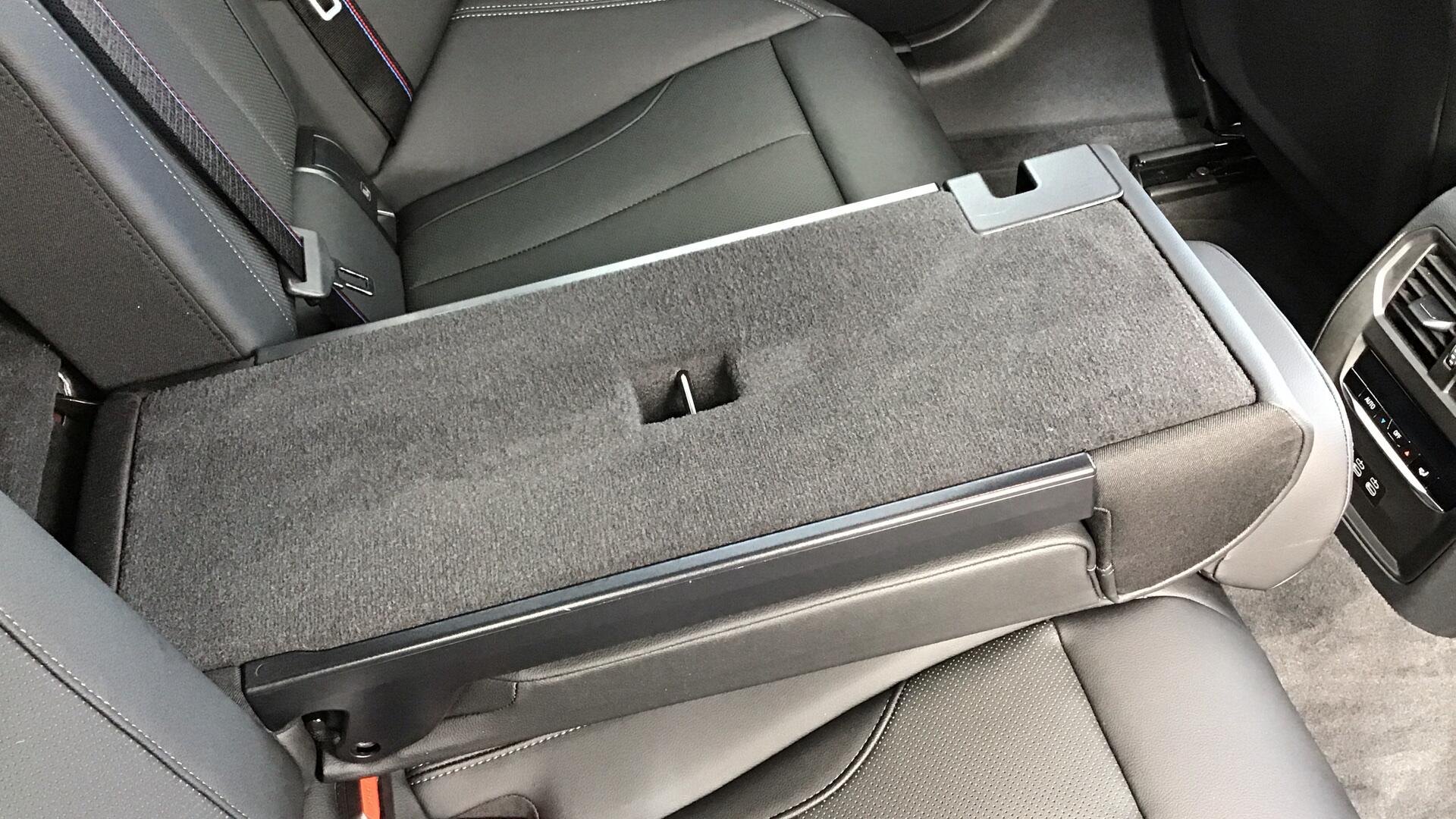 BMW i4 view 32