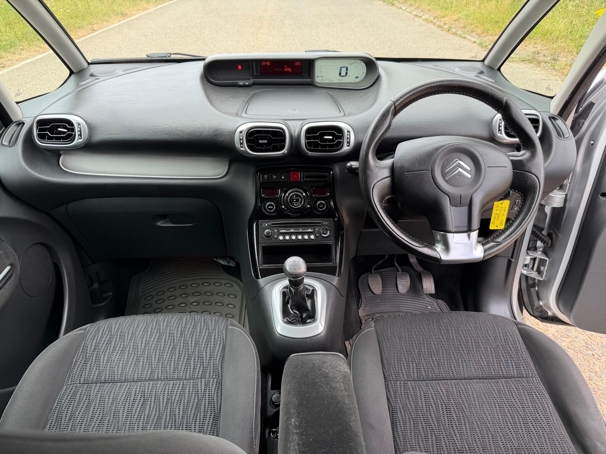 Citroen C3 Picasso view 3
