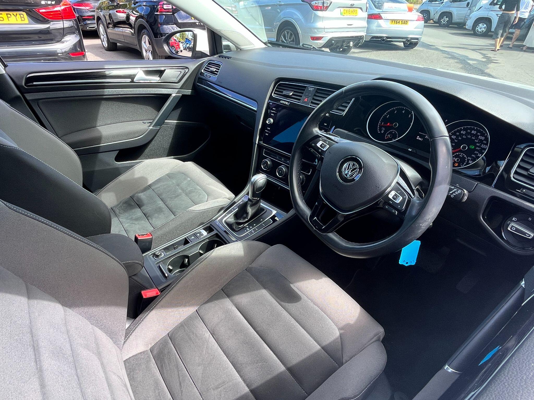 Volkswagen Golf view 12