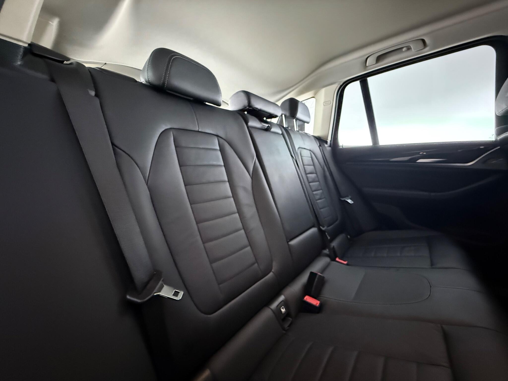BMW X3 view 32