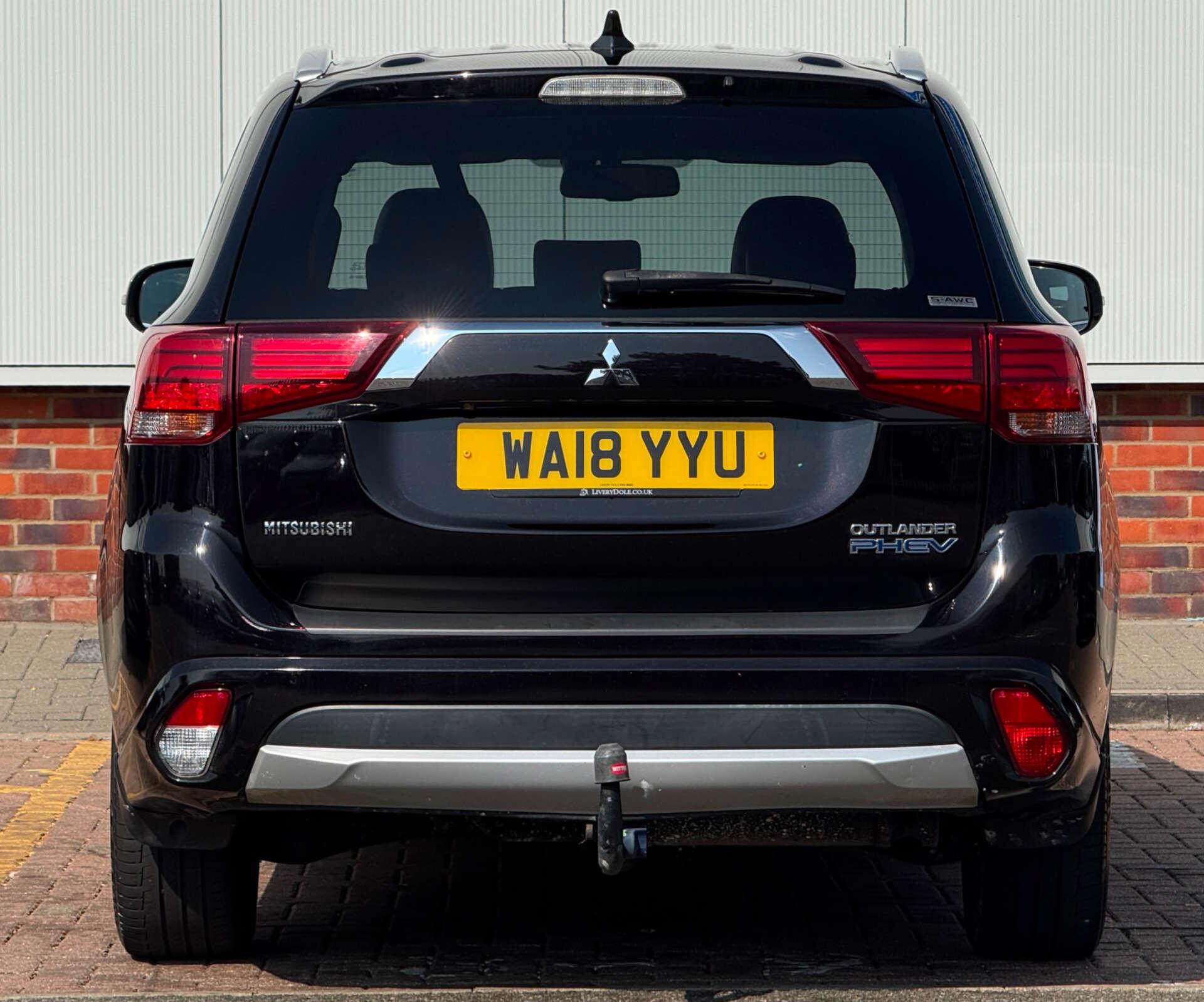 Mitsubishi Outlander view 8