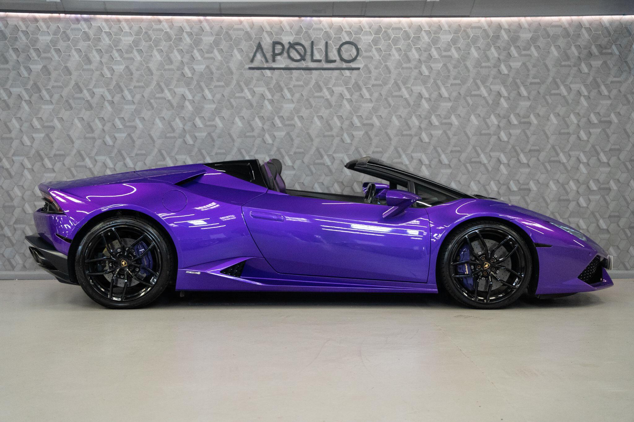Lamborghini Huracan view 4