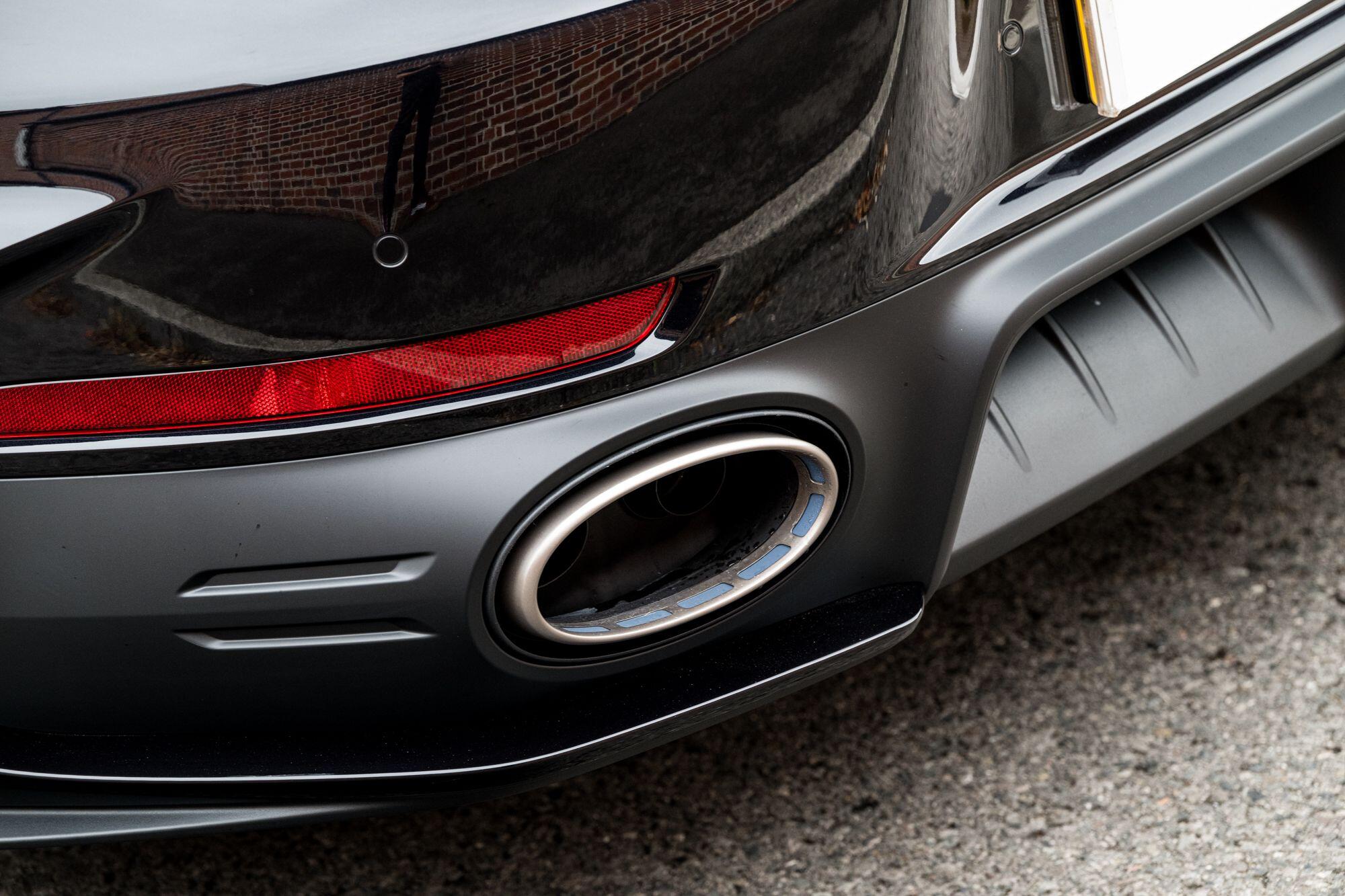 Porsche 911 view 31