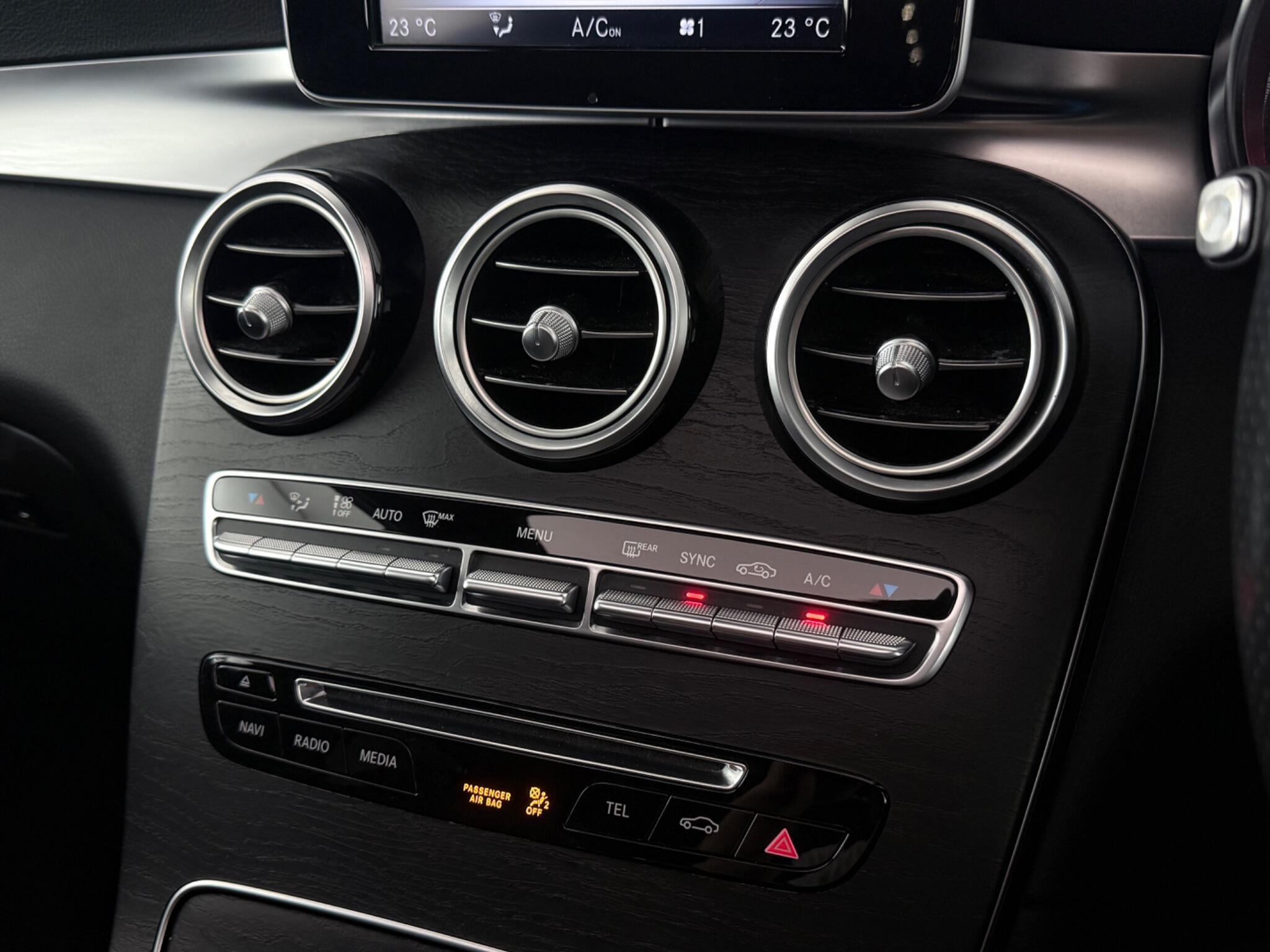 Mercedes-Benz GLC view 21