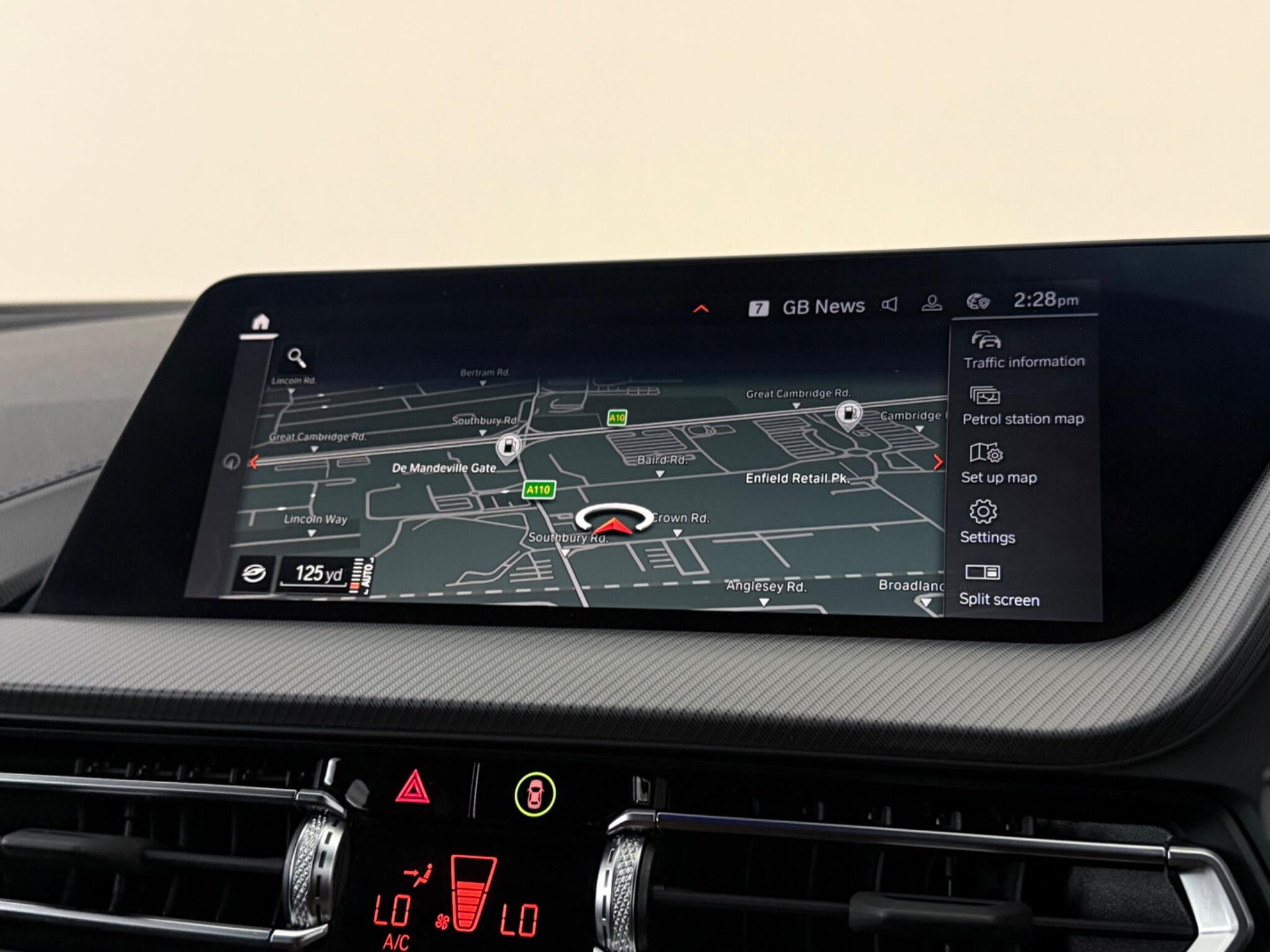 BMW 1 Series view 22