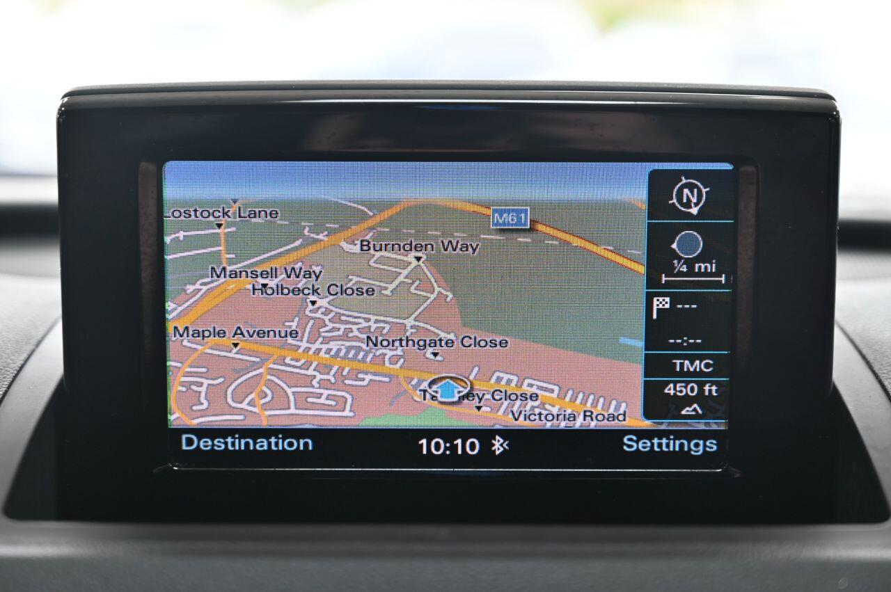 Audi Q3 view 23