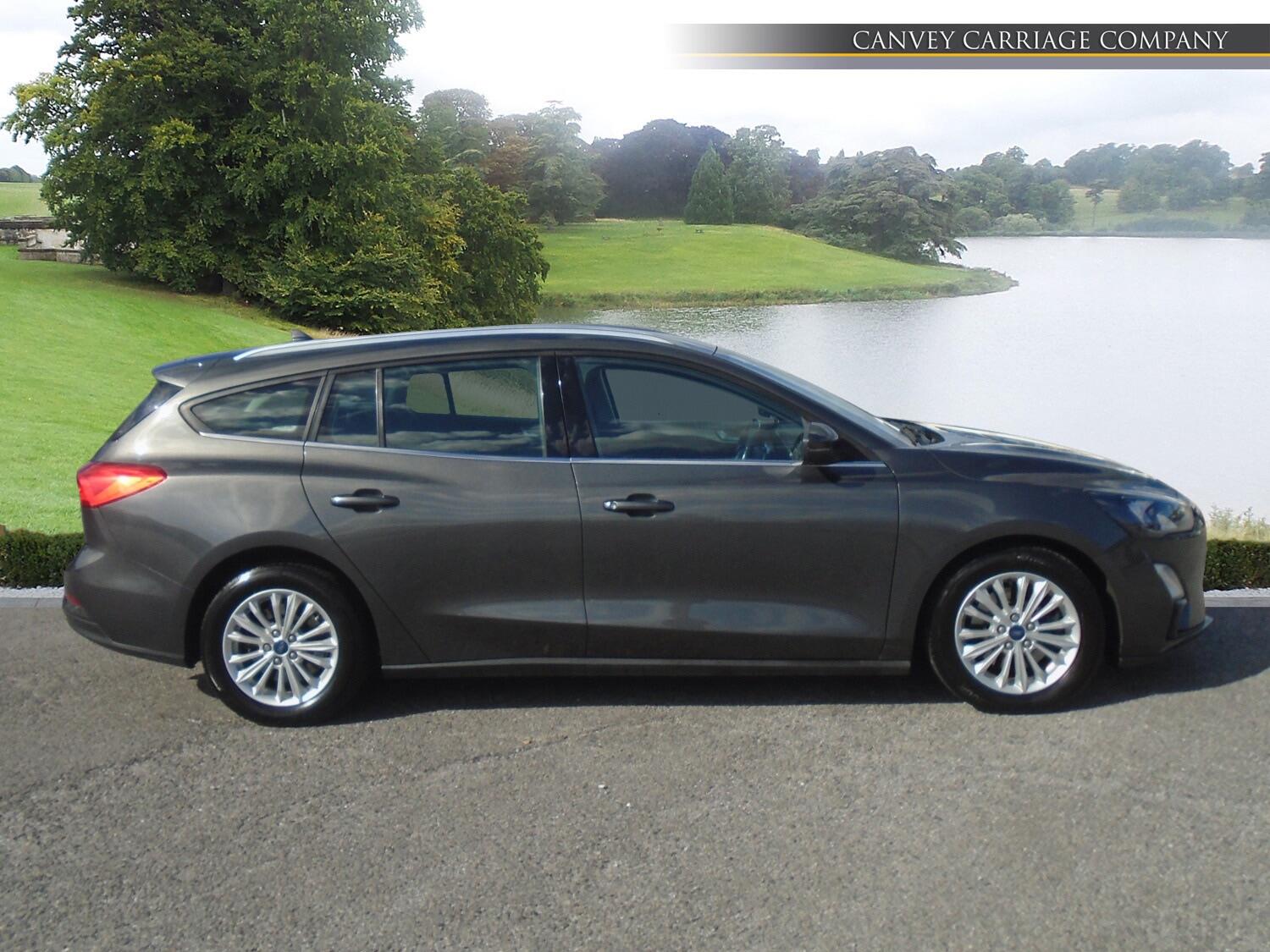 Ford Focus view 5