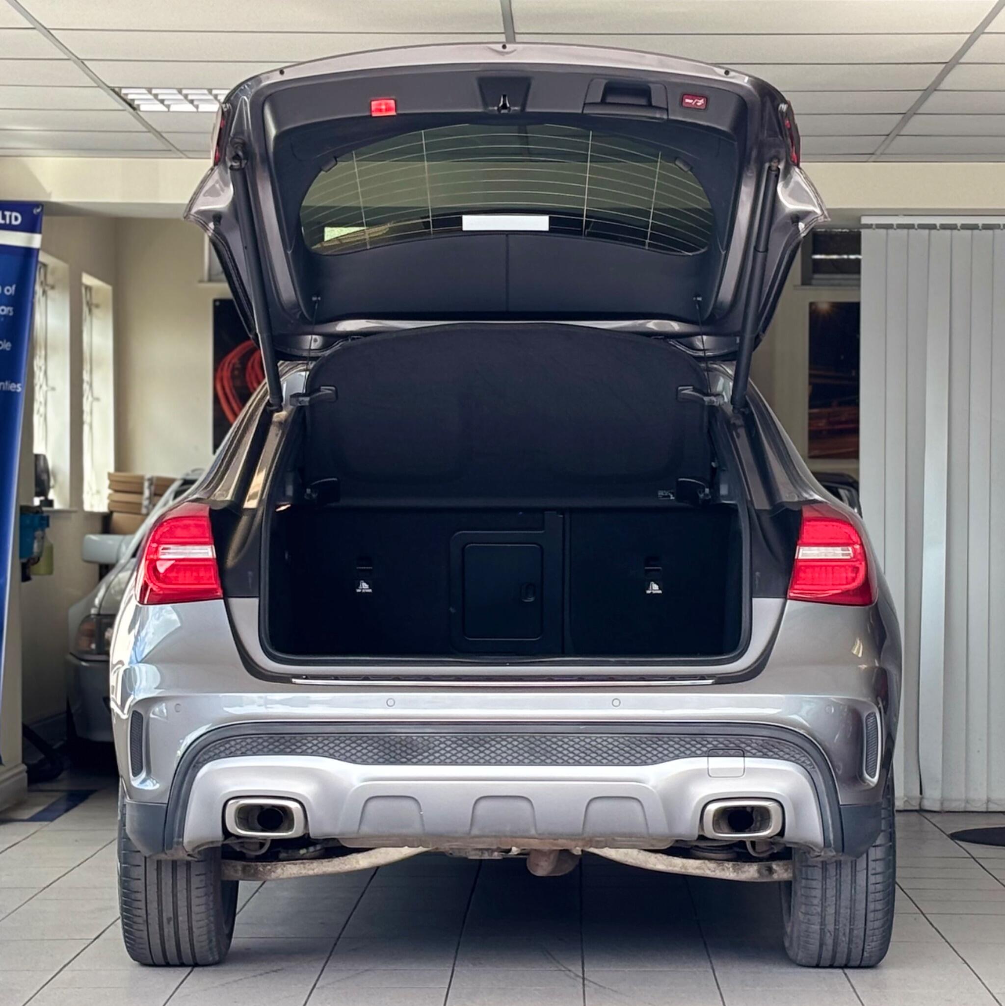 Mercedes-Benz Gla view 25