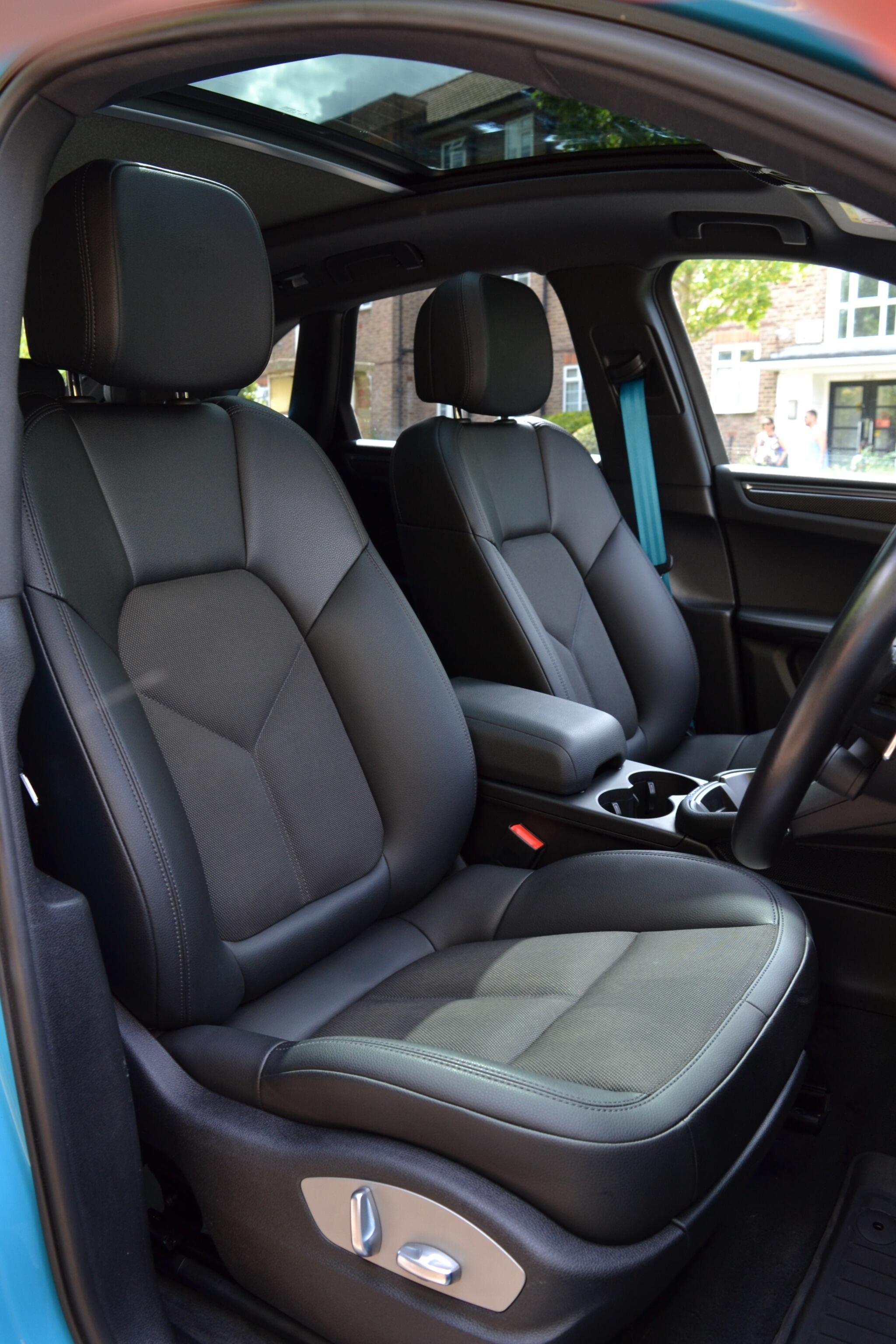 Porsche Macan view 29