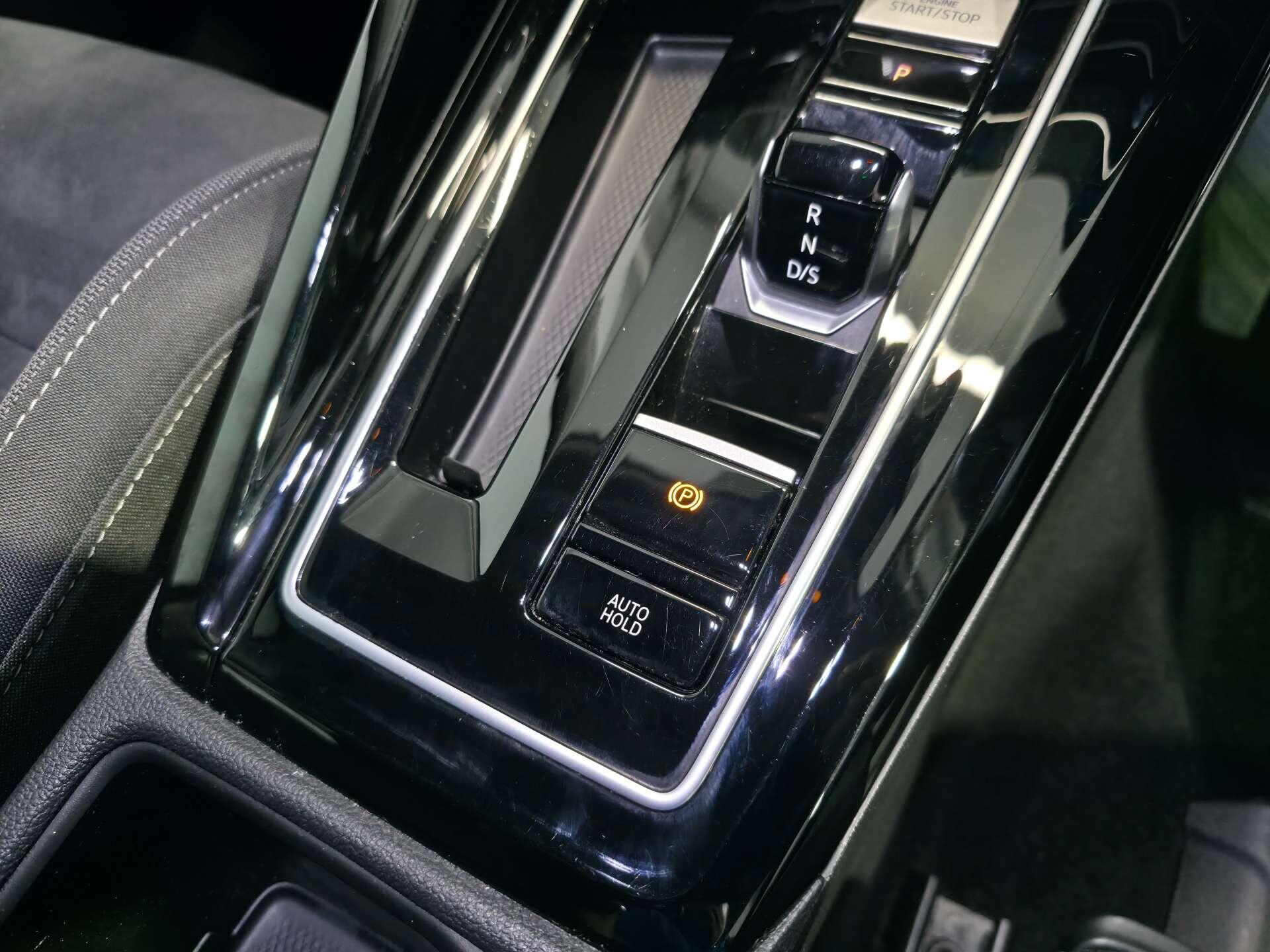 Volkswagen Golf view 24