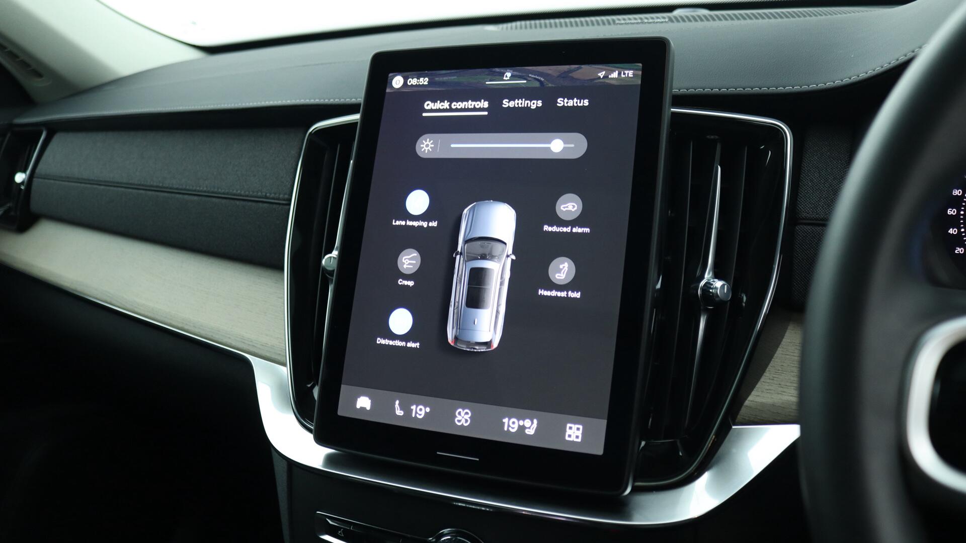 Volvo XC90 view 42