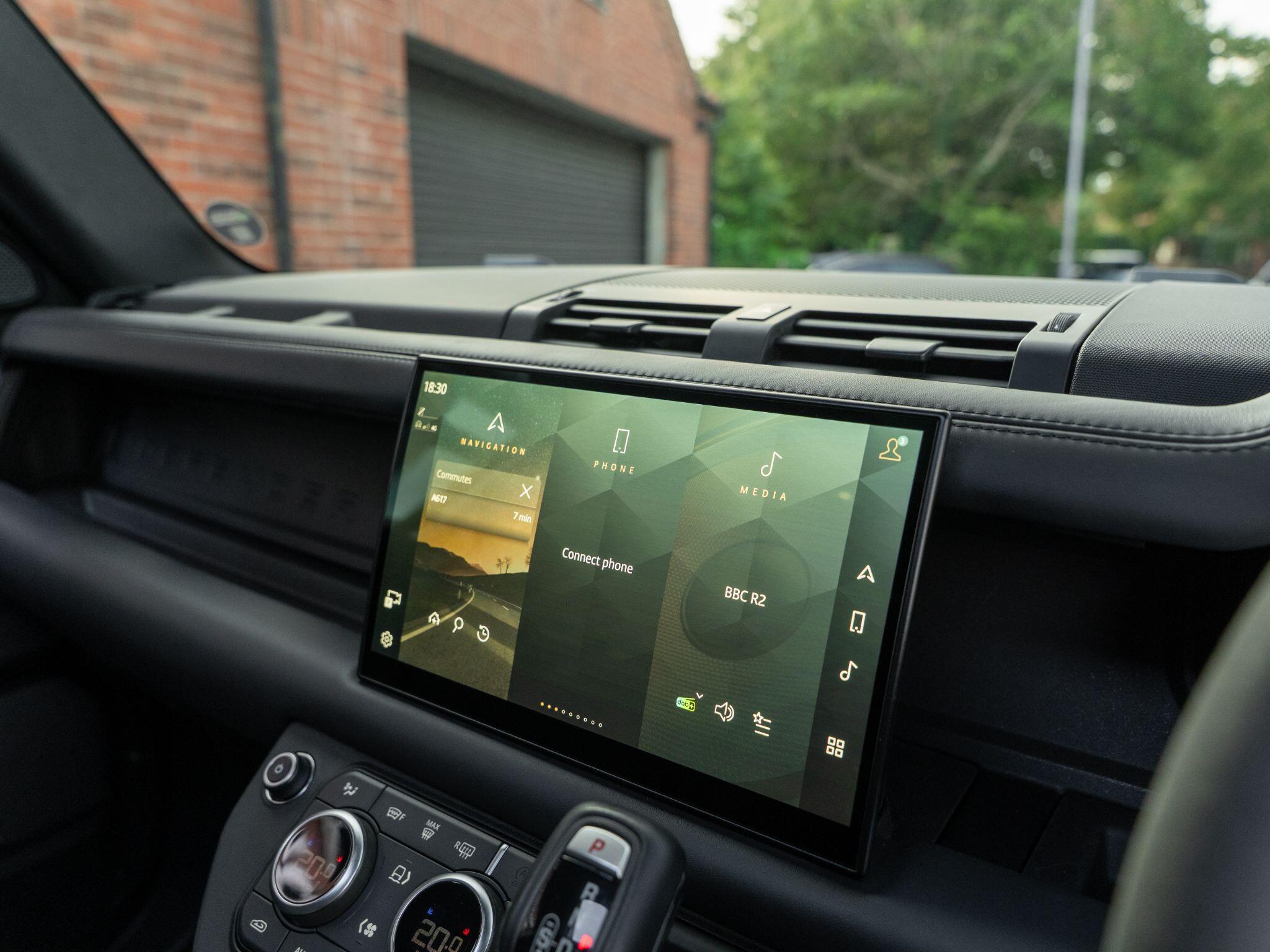 Land Rover Defender view 57