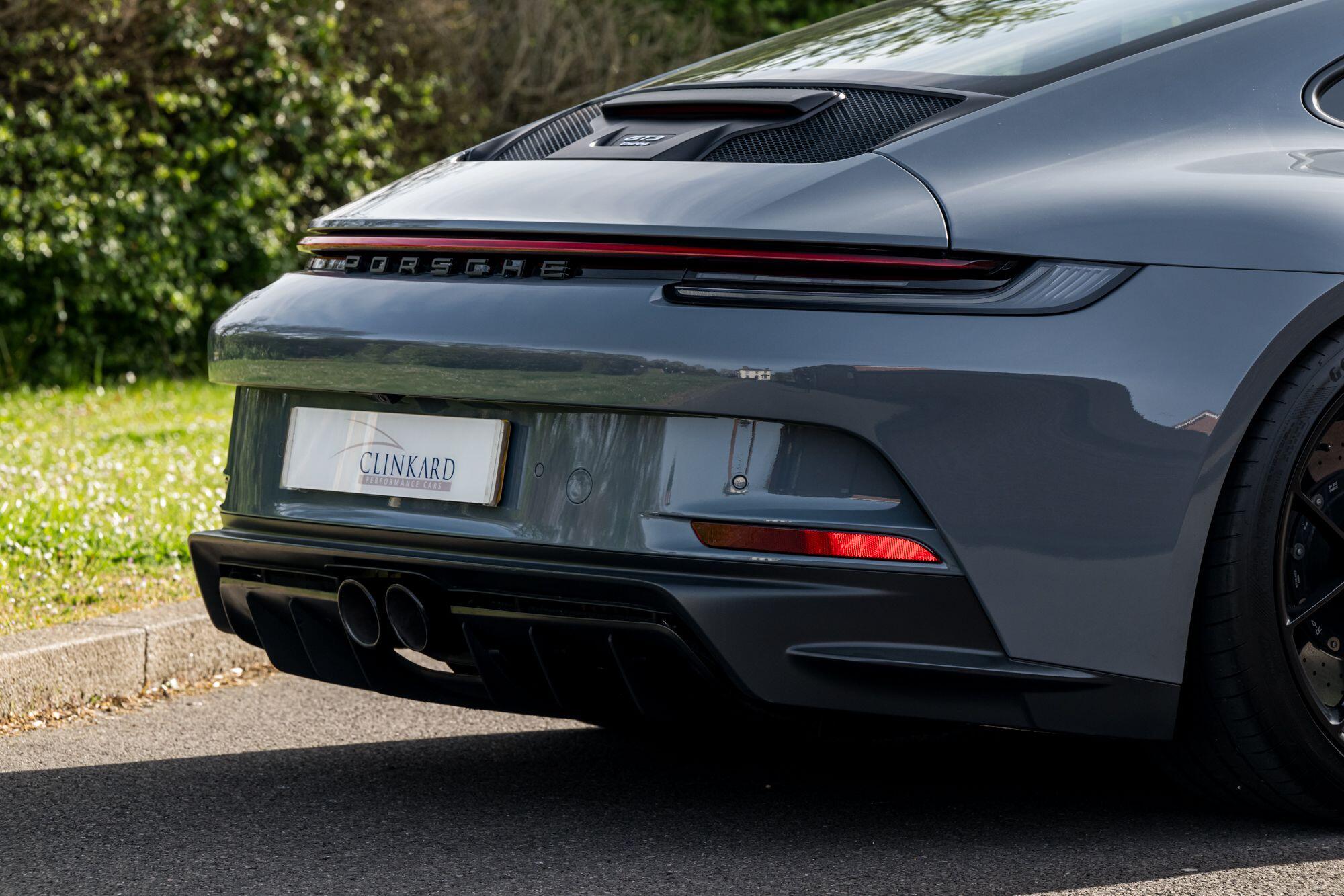 Porsche 911 view 42