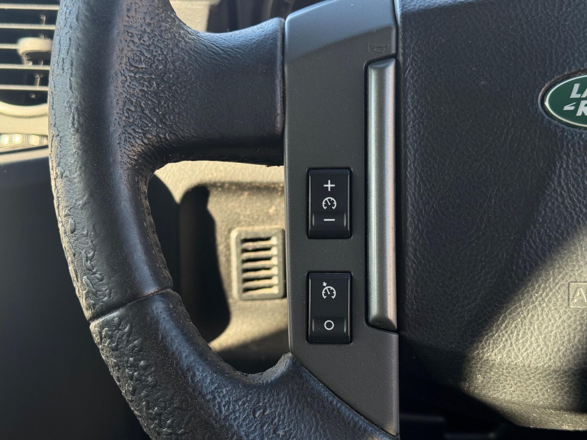 Land Rover Discovery view 31