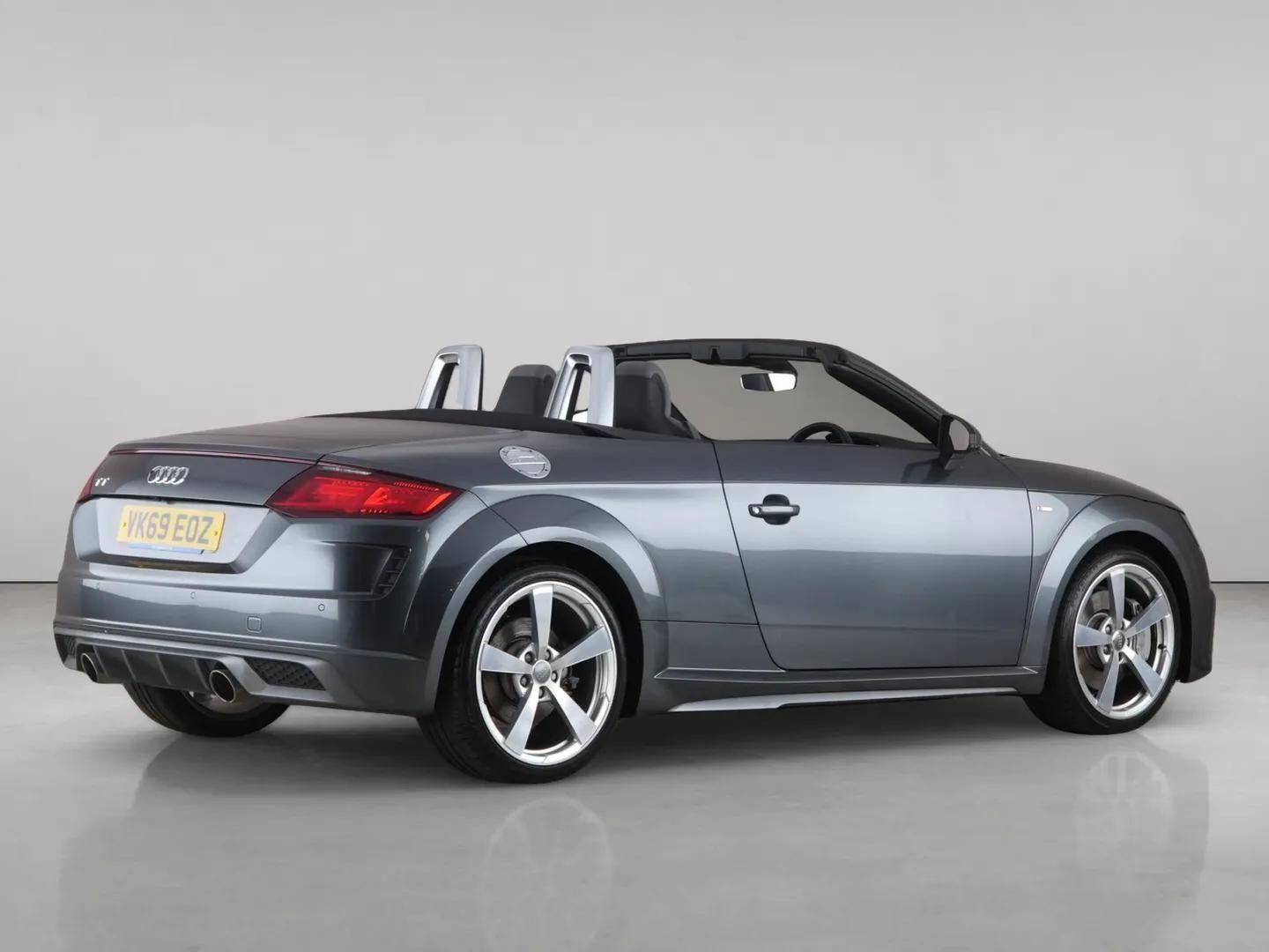 Audi TT view 7