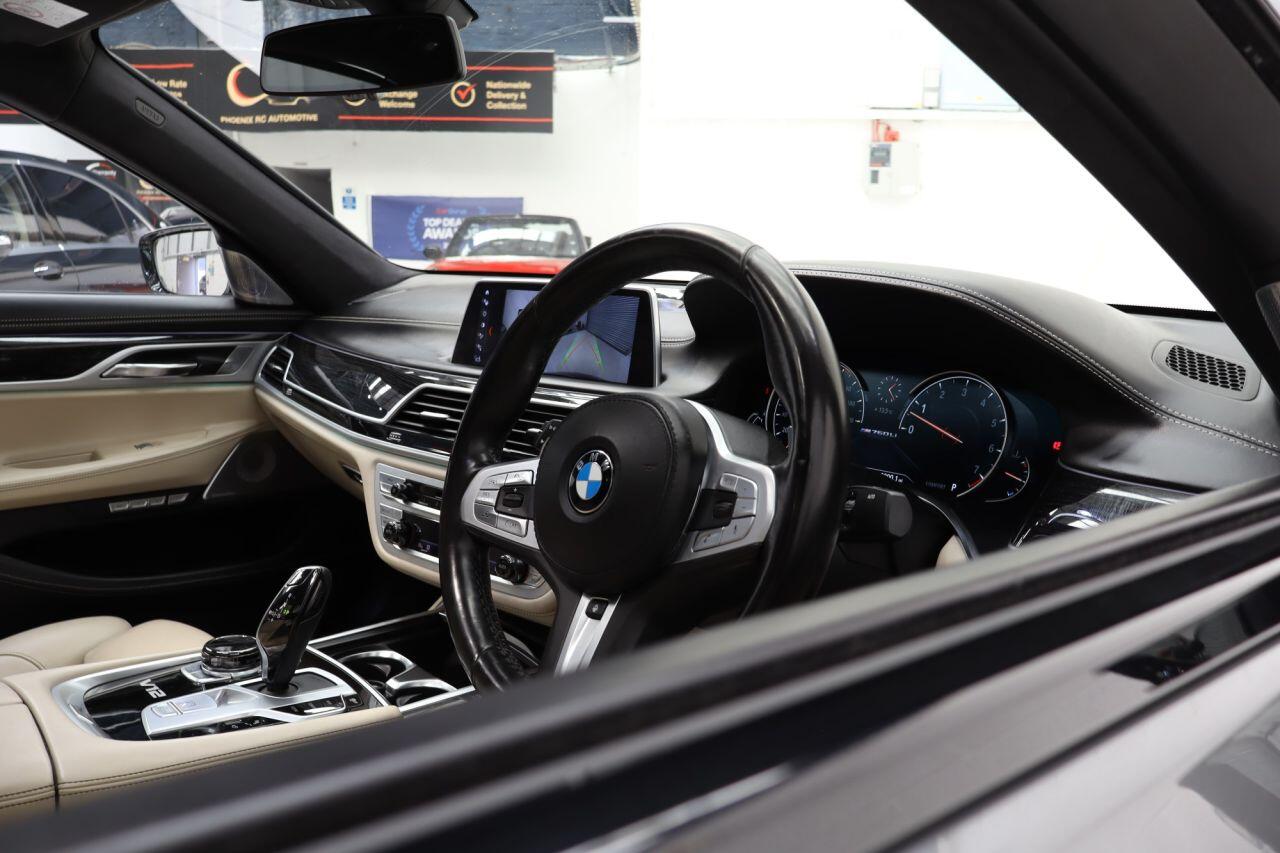 BMW 7 Series view 11