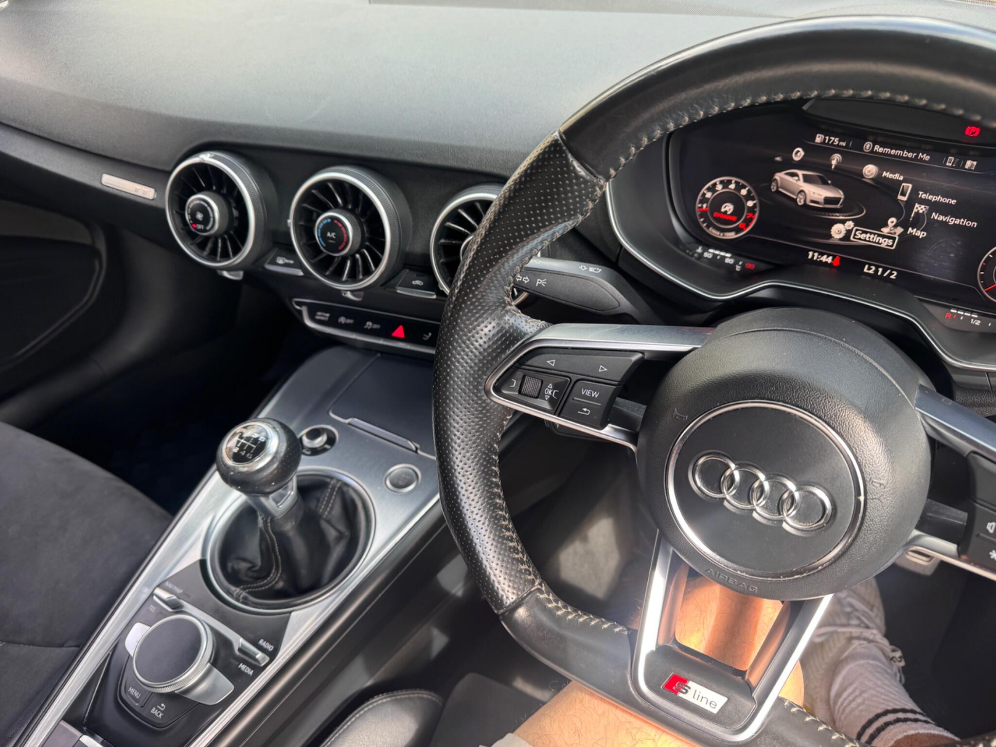 Audi TT view 25