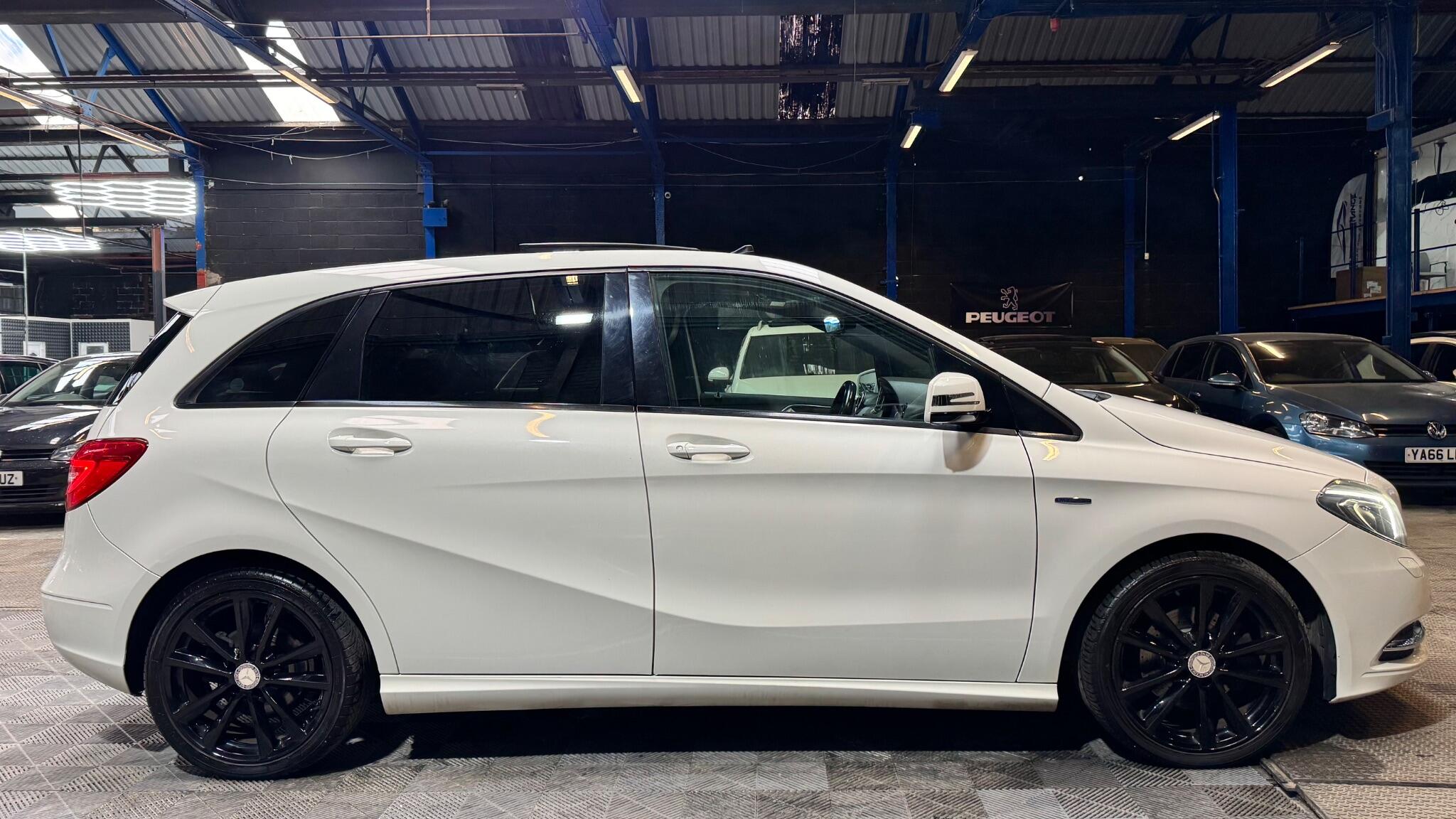 Mercedes-Benz B Class view 11