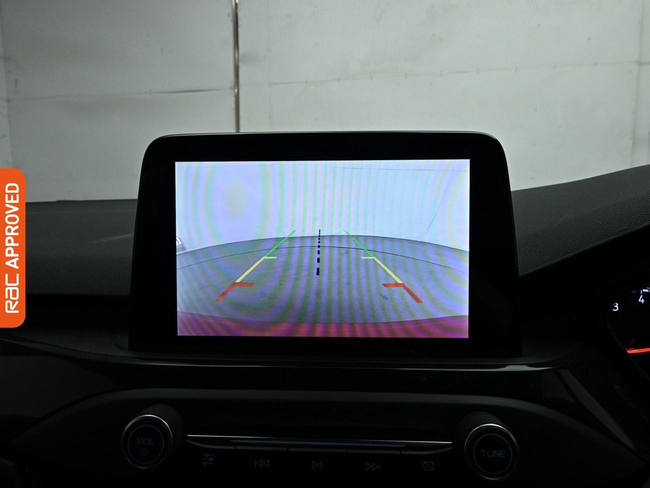 Ford Focus view 3