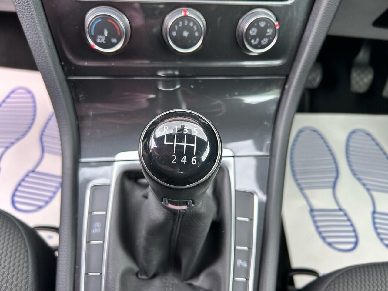 Volkswagen Golf view 36