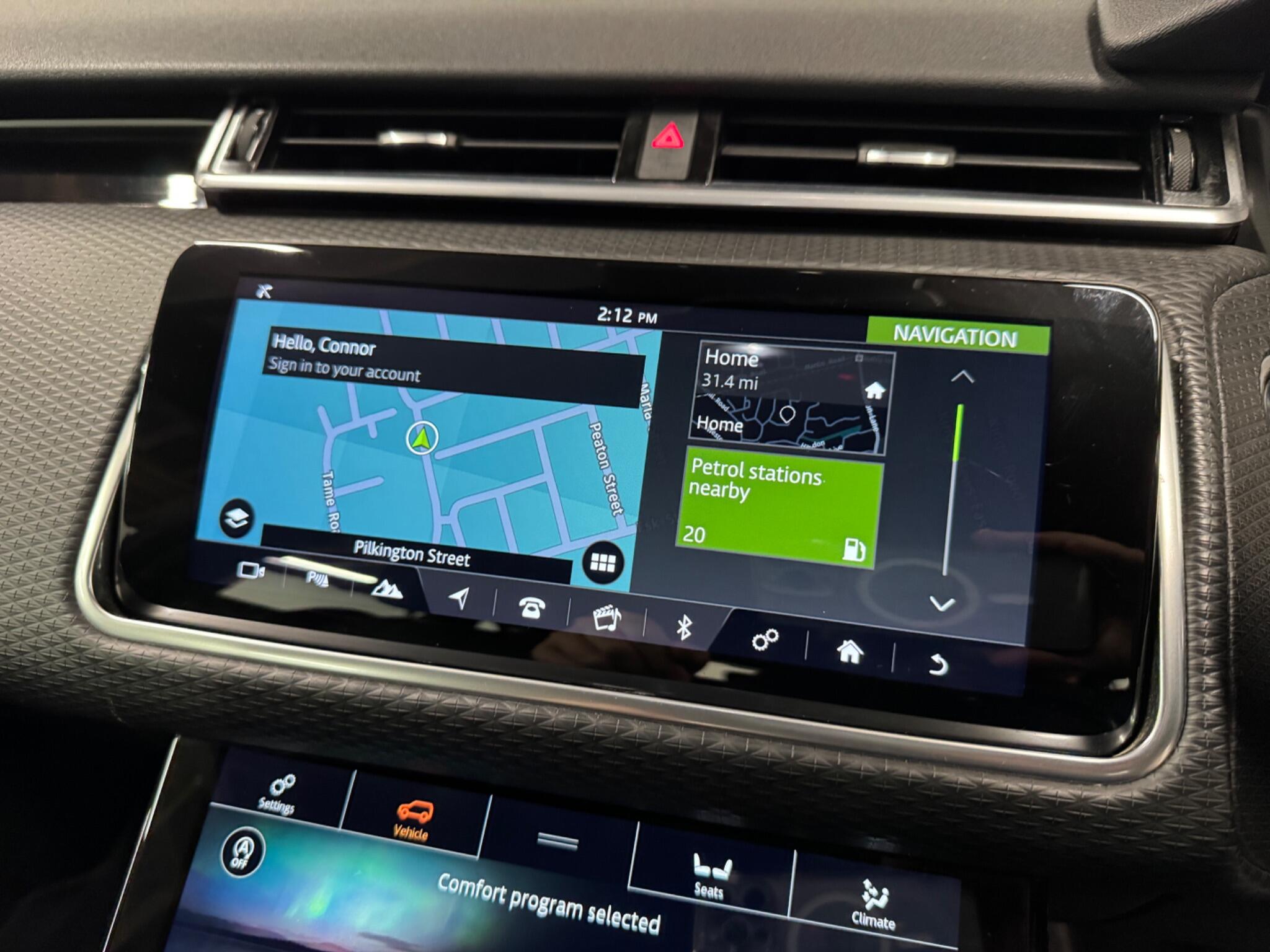 Land Rover Range Rover Velar view 17