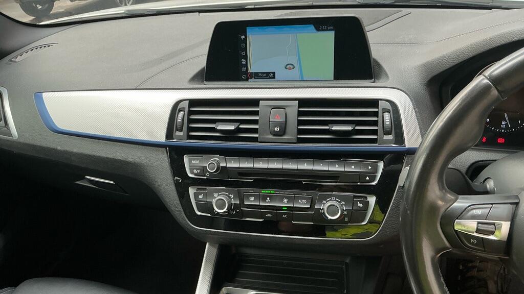 BMW 1 Series view 10