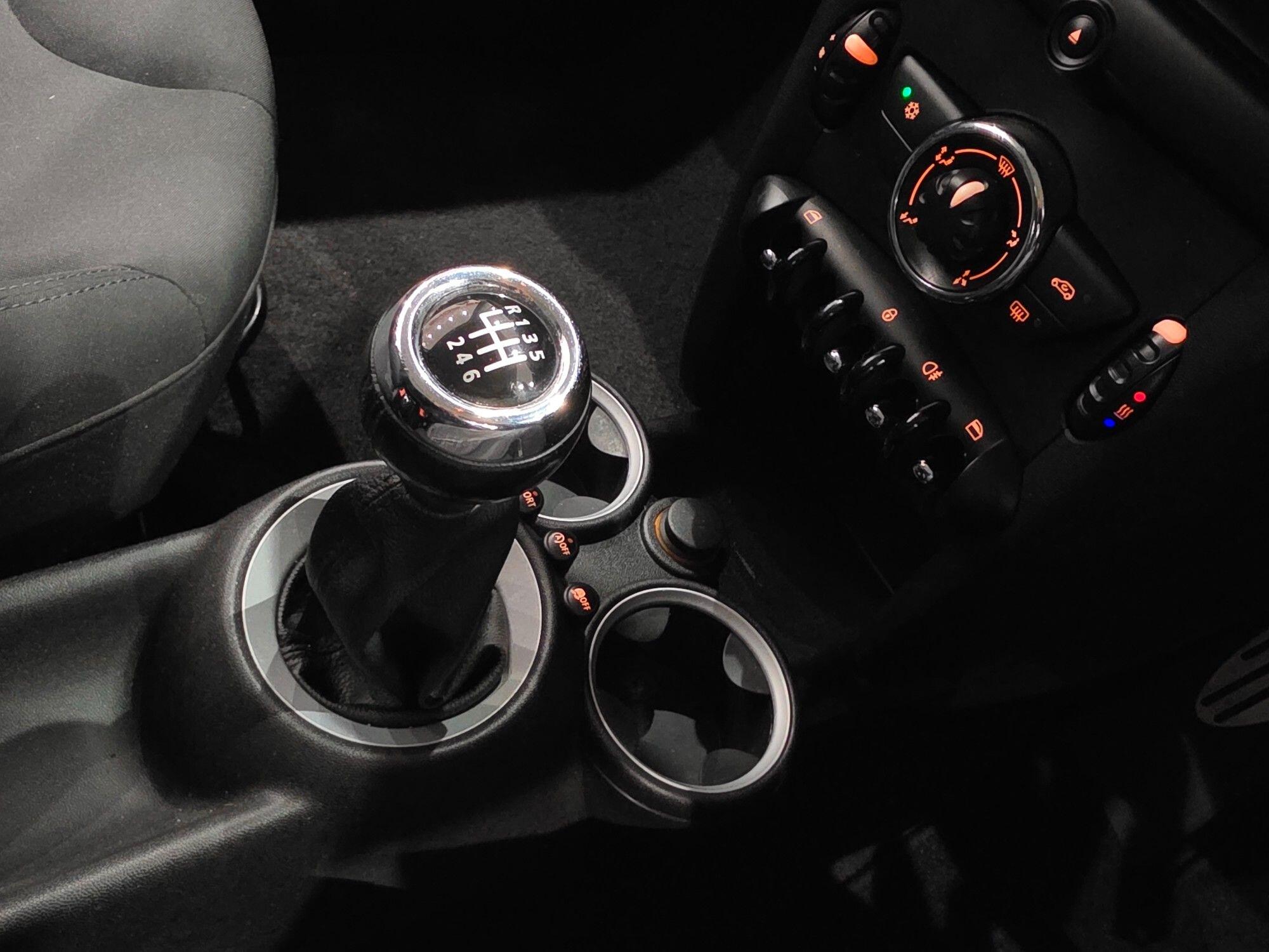 Mini Clubman view 25