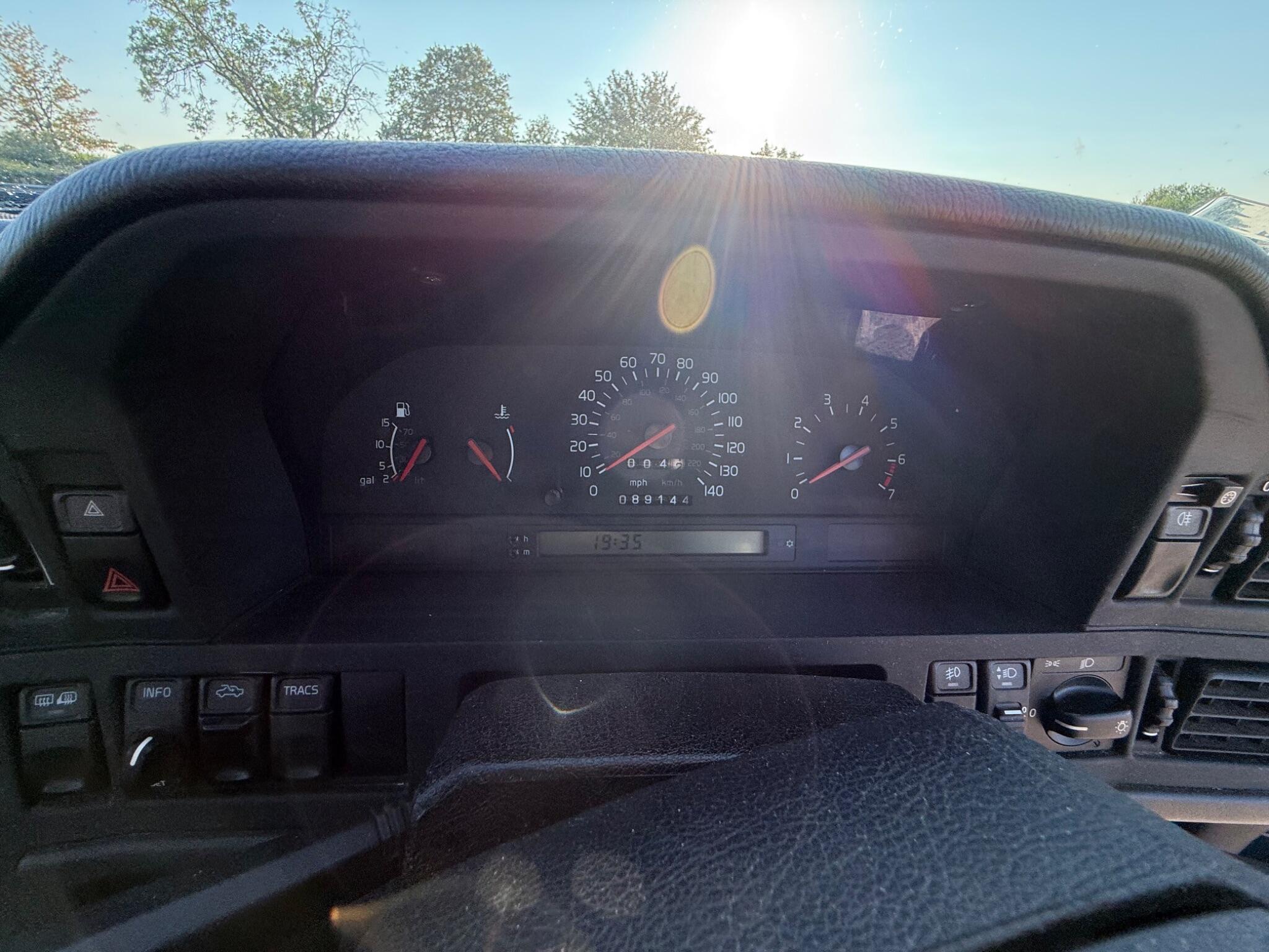 Volvo 850 2.5 20v GLT 5dr — photo 39 of 96