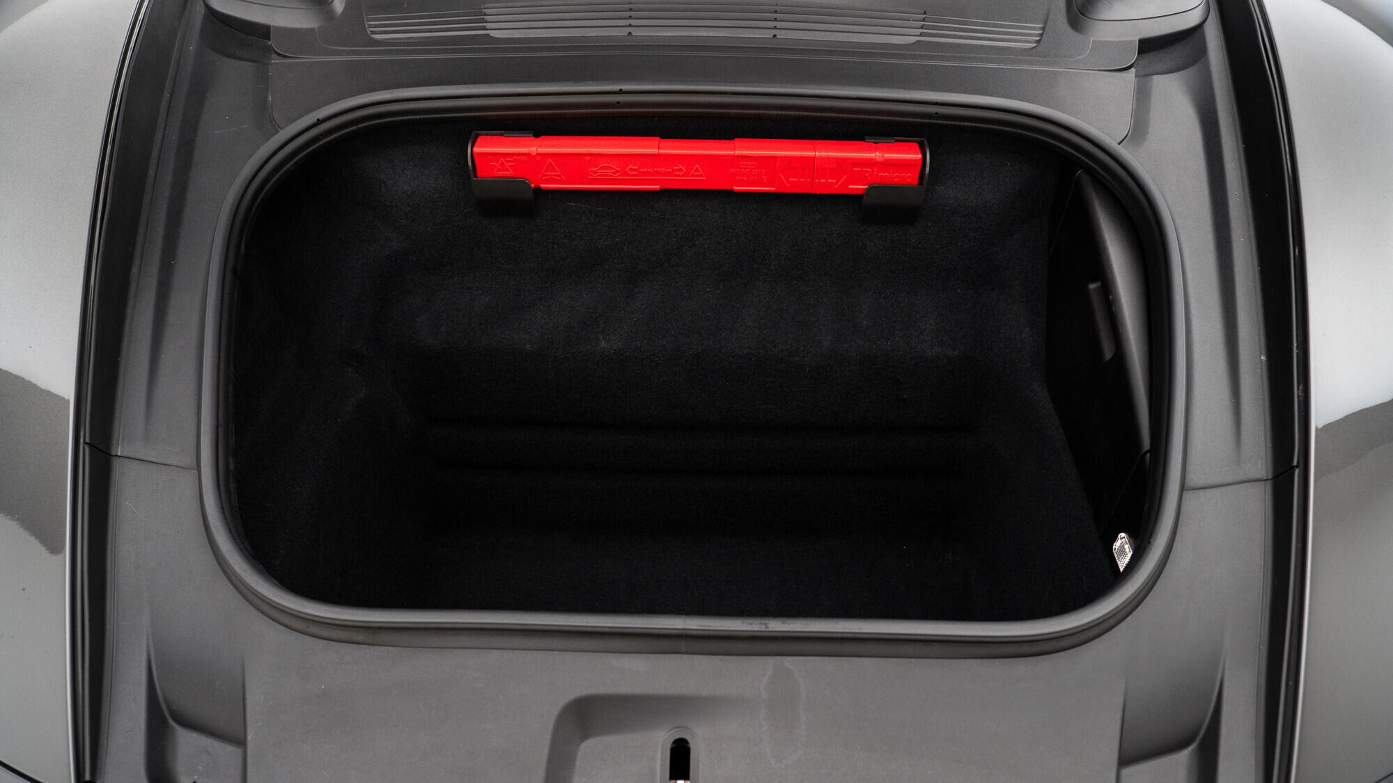 Porsche 911 view 54