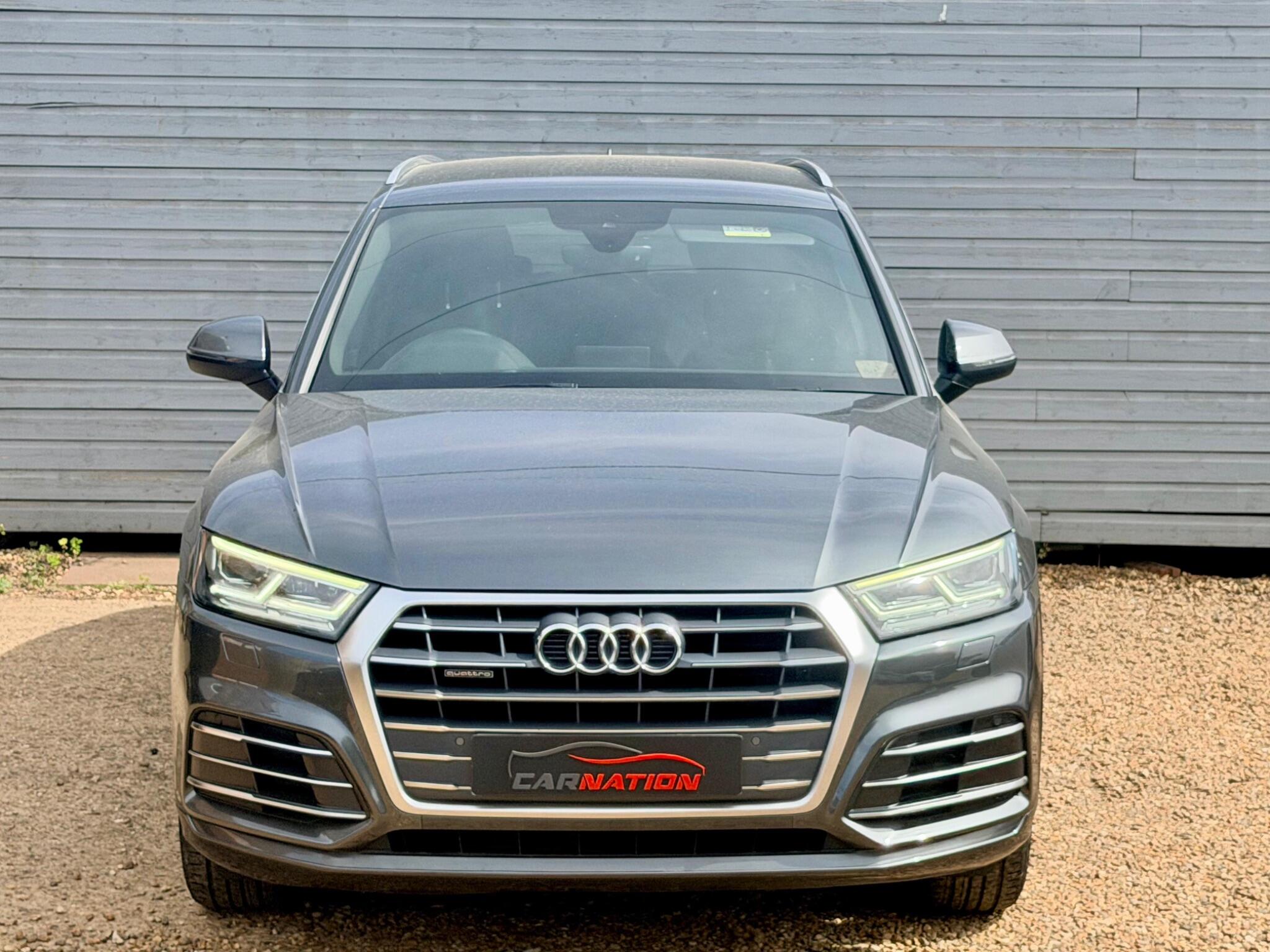 Audi Q5 view 14