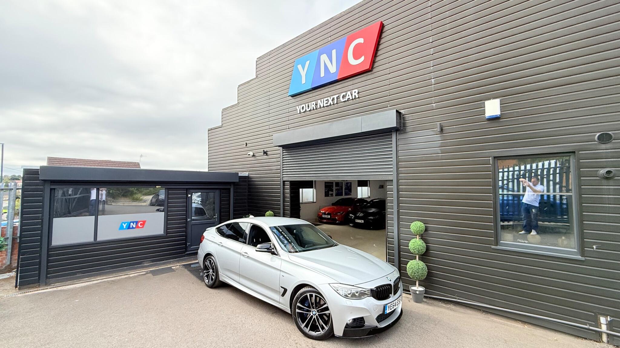 BMW 3 Series view 22