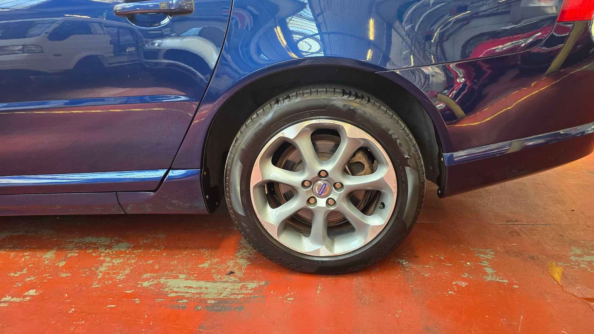 Volvo V70 view 35