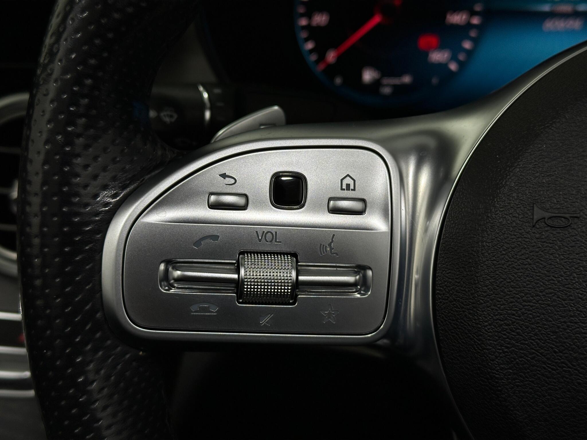 Mercedes-Benz C-Class view 15
