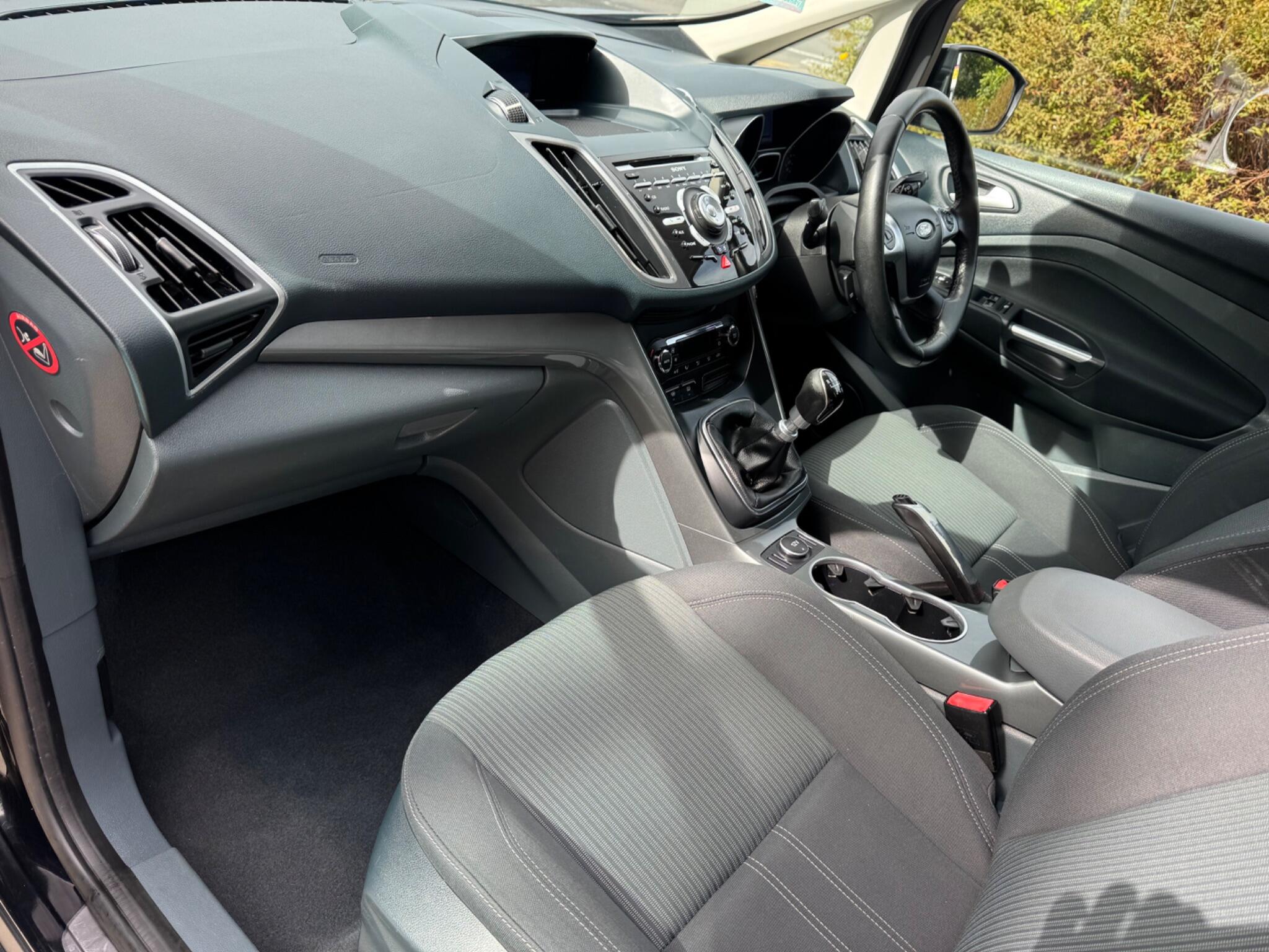 Ford Grand C-Max view 11