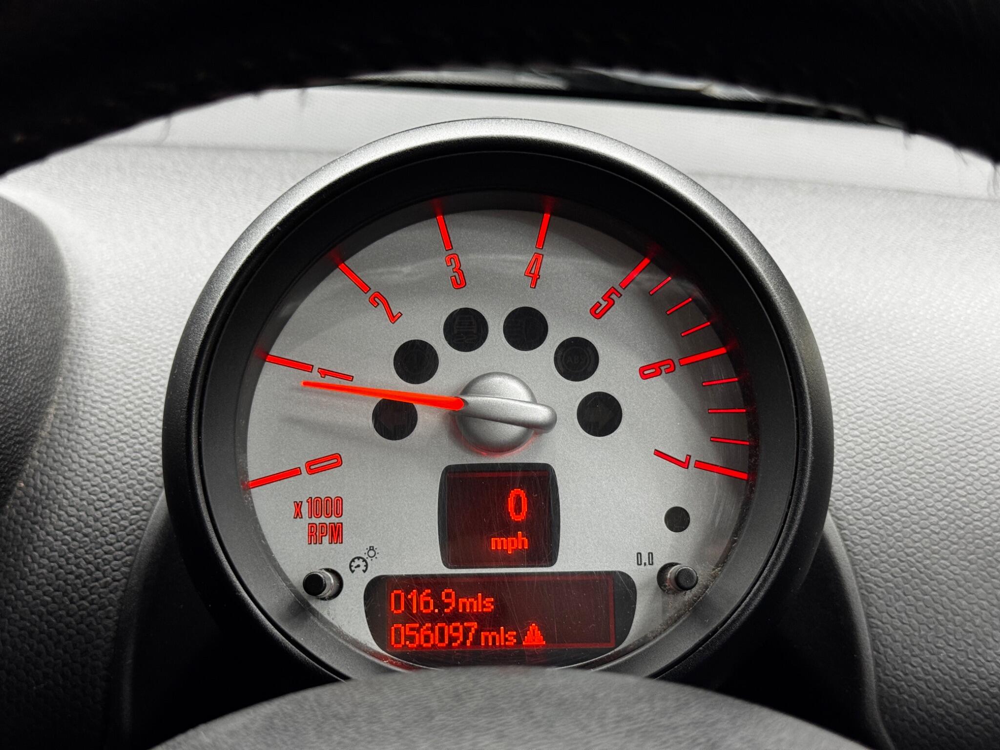 Mini Countryman view 22