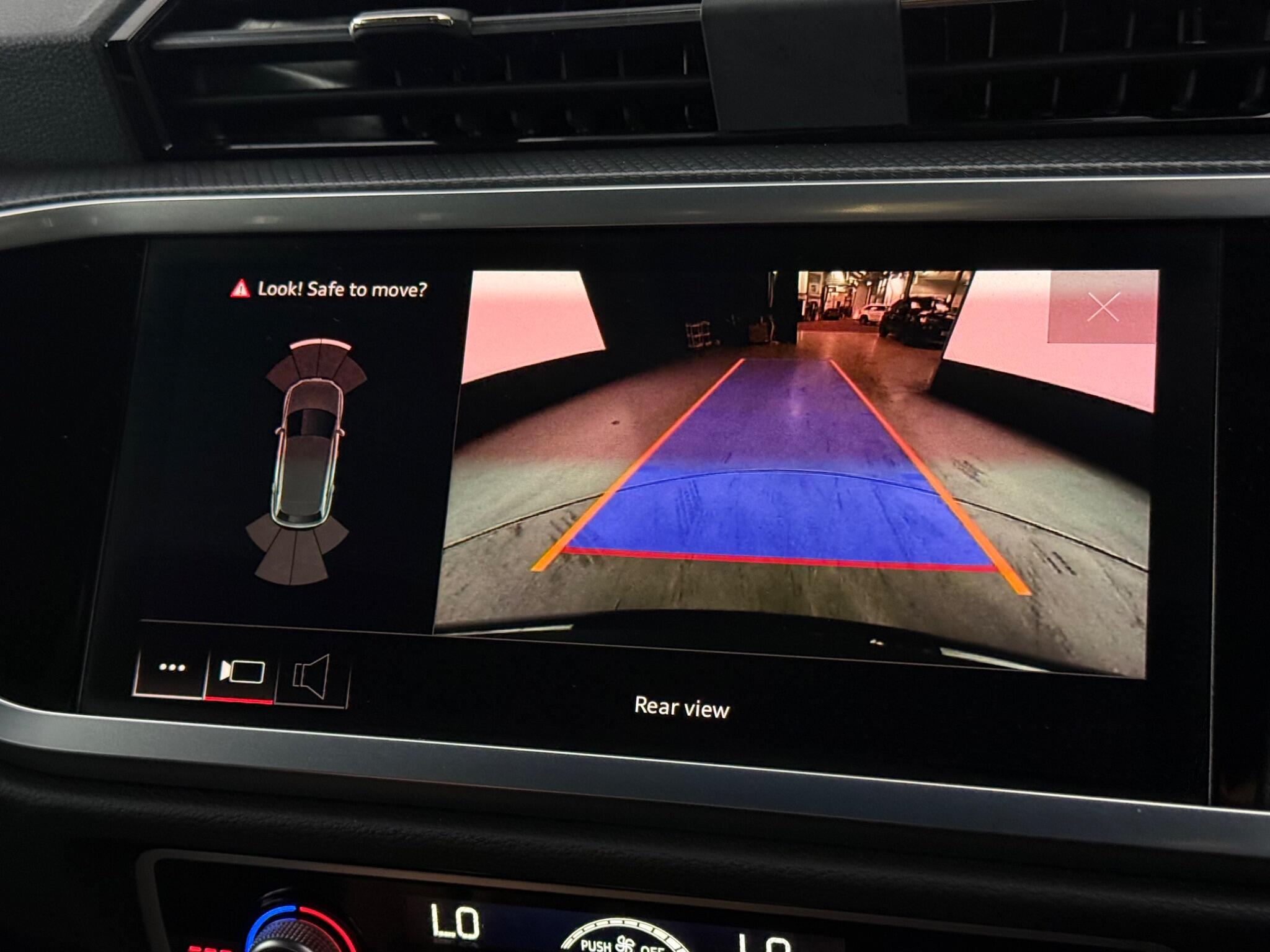 Audi Q3 view 25